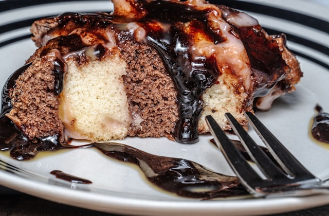 Angelfood Cake with Chocolate Cream