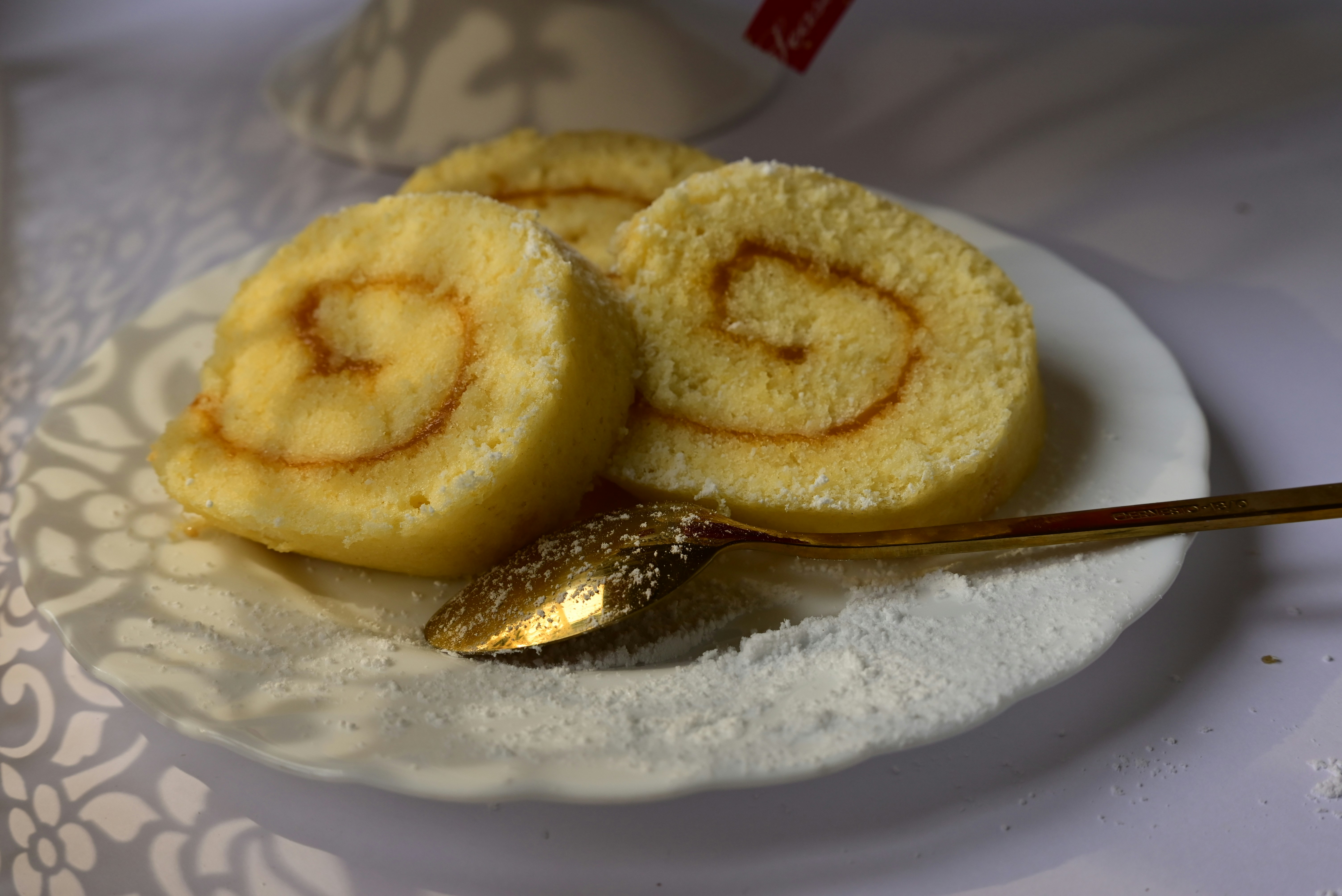 Étudiant avec dessert