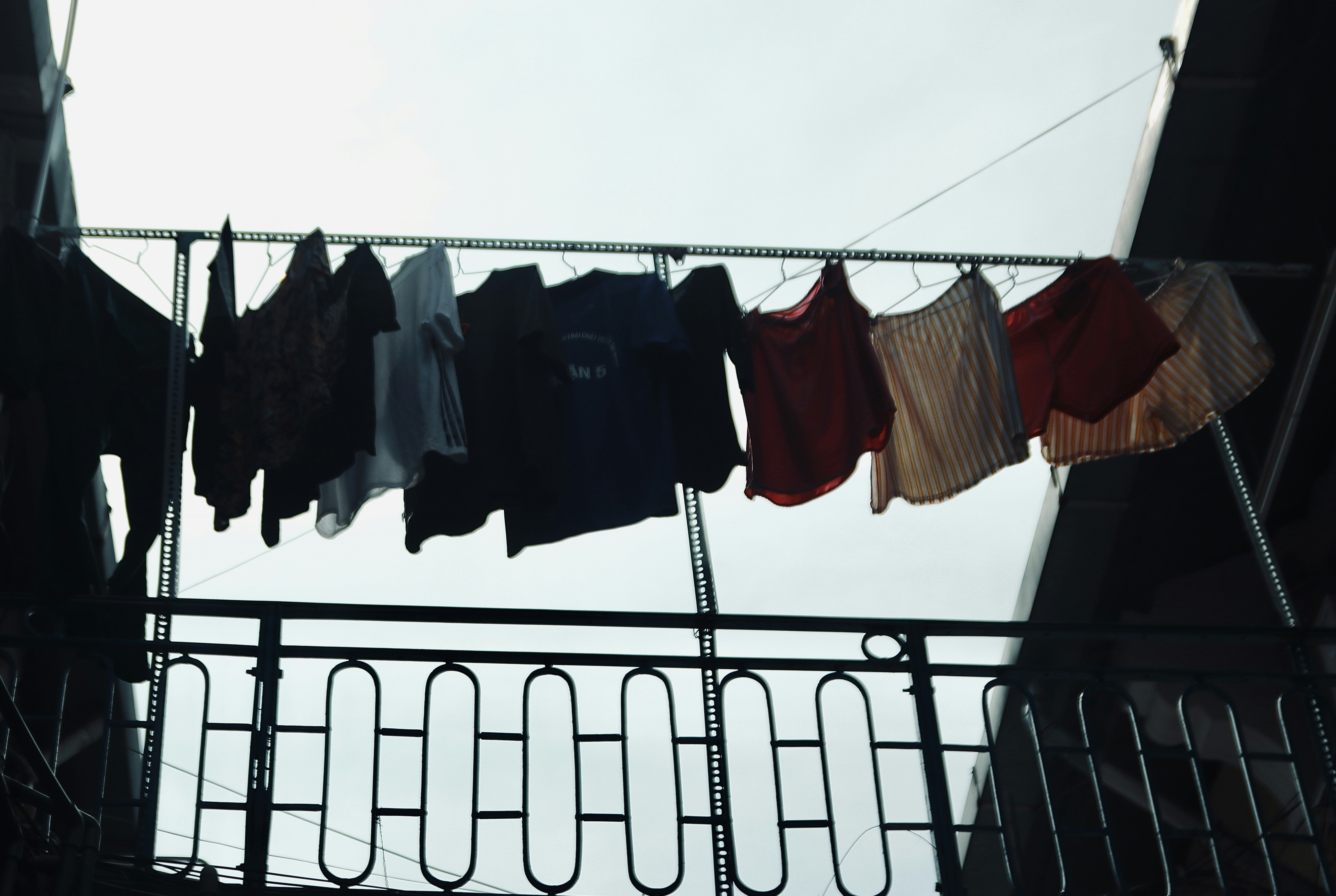 photo-1739005941311-342d01b2ef26?ixid=M3wxMjA3fDB8MXxzZWFyY2h8MTB8fGxhdW5kcnklMjBiYWdzfGVufDB8fHx8MTc2NTgwMzQyN3ww\u0026ixlib=rb-4.1.0