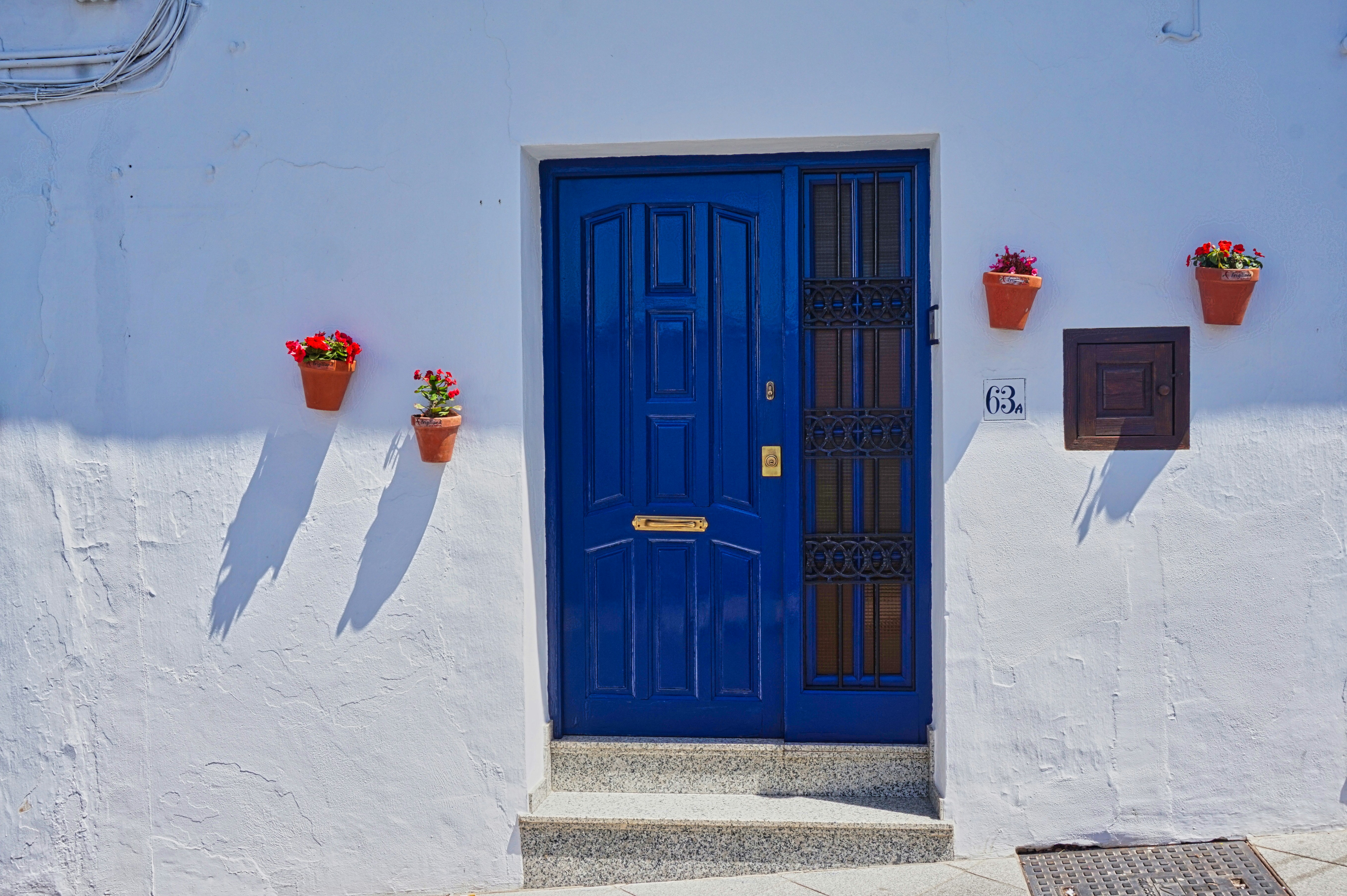 Photo by chris_worldonabudget