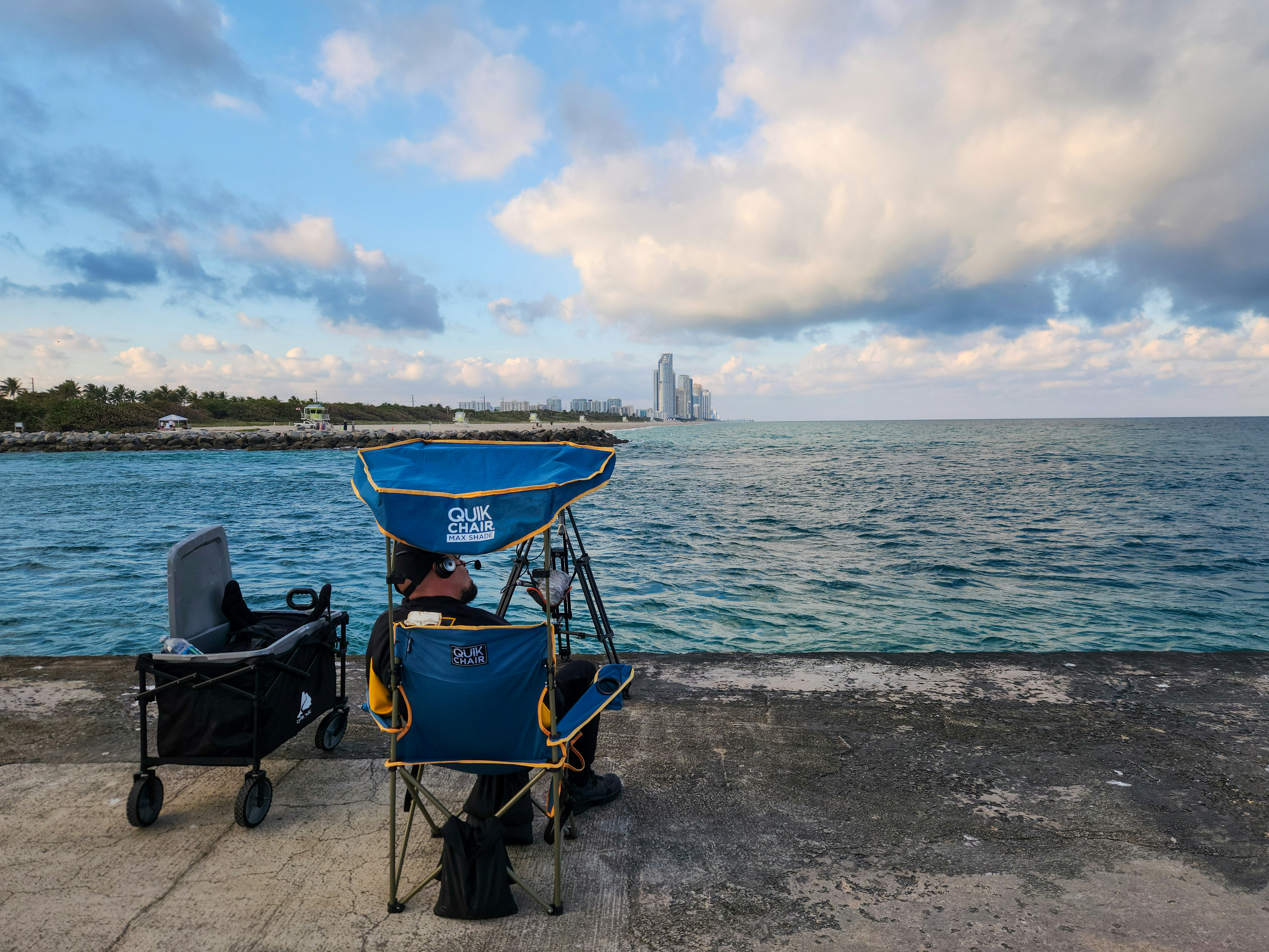 Luxury shopping and palm-lined walkway in Bal Harbour Miami