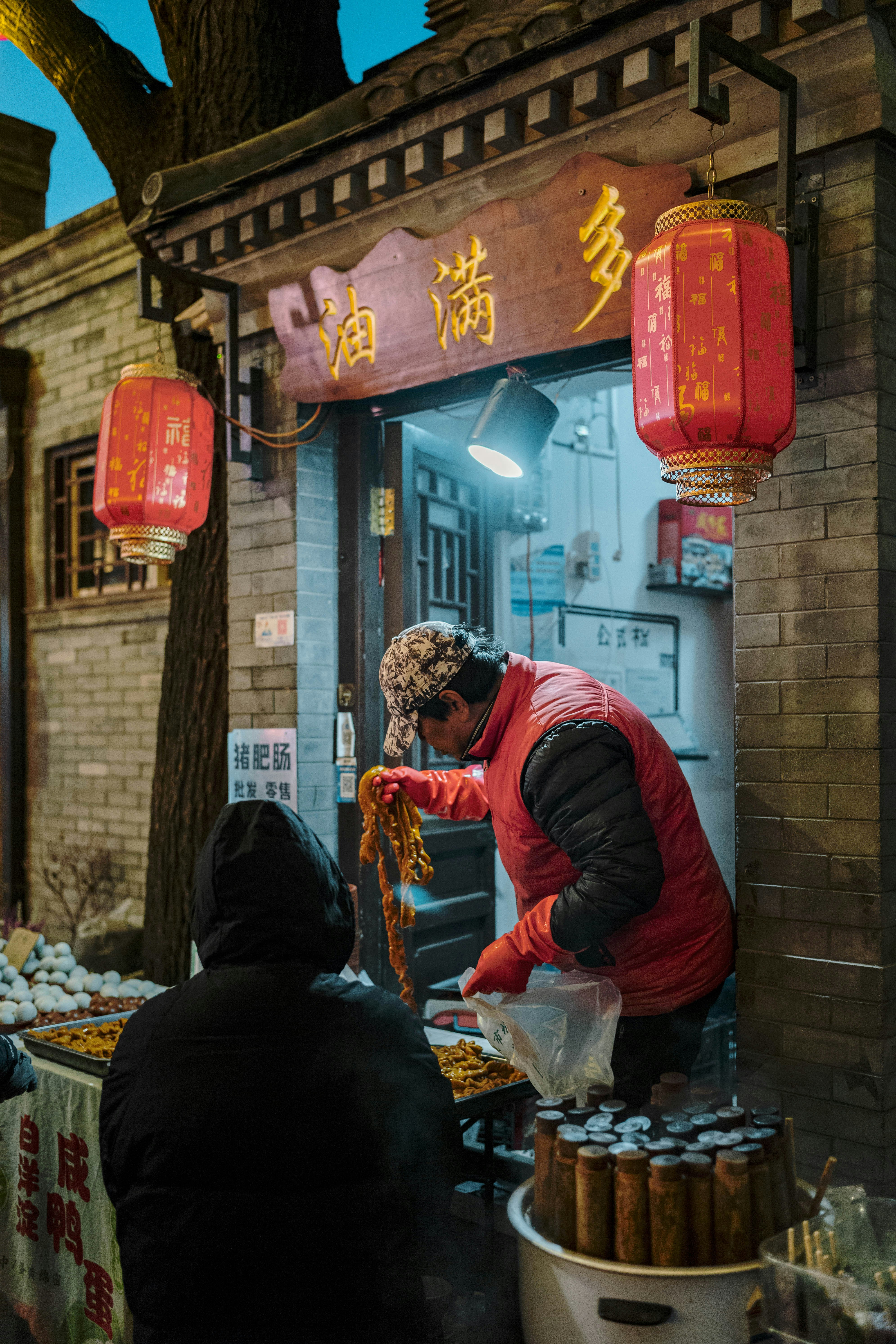 Timing Strategies for Optimal Shopping