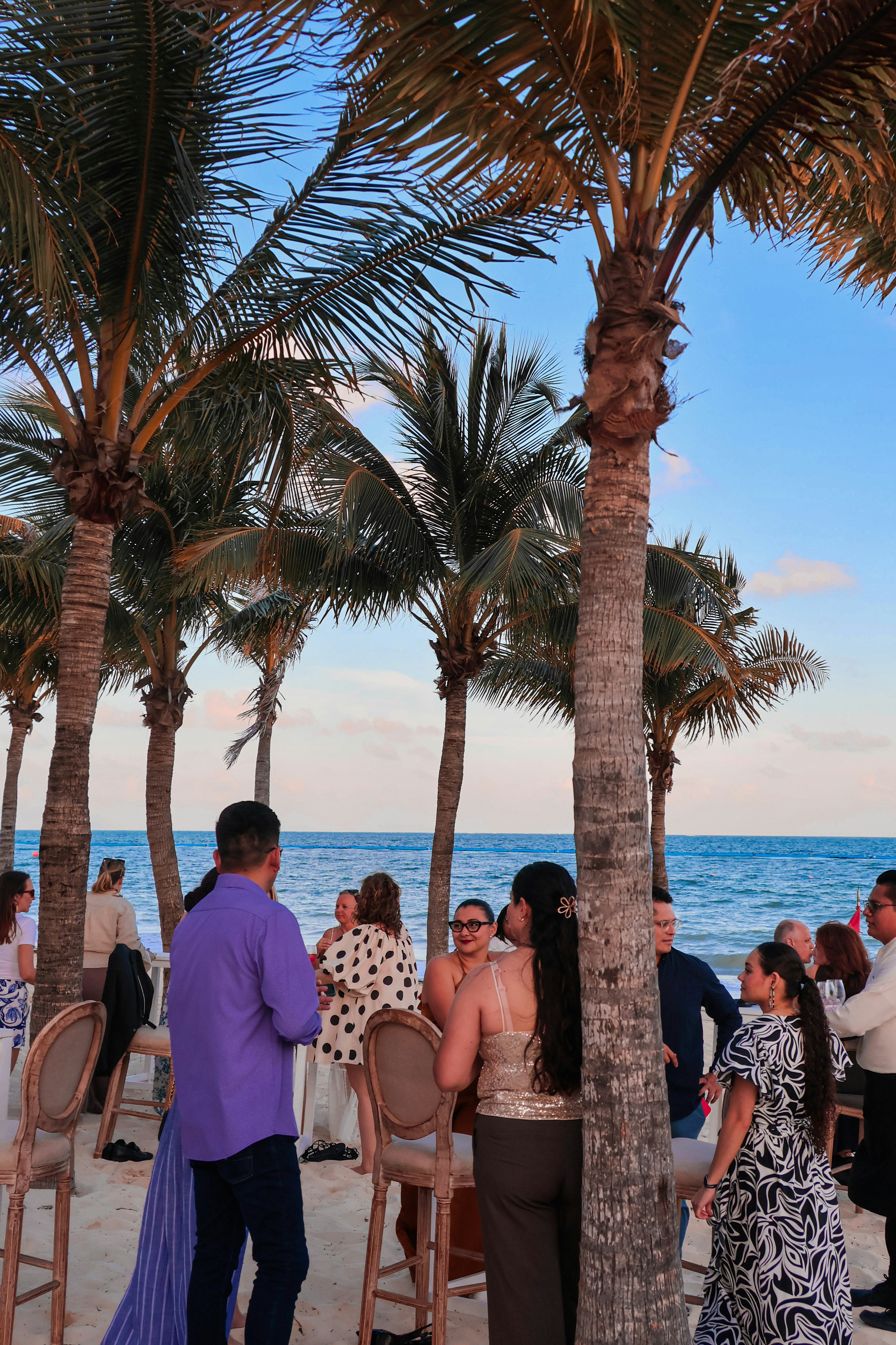 gray computer monitor