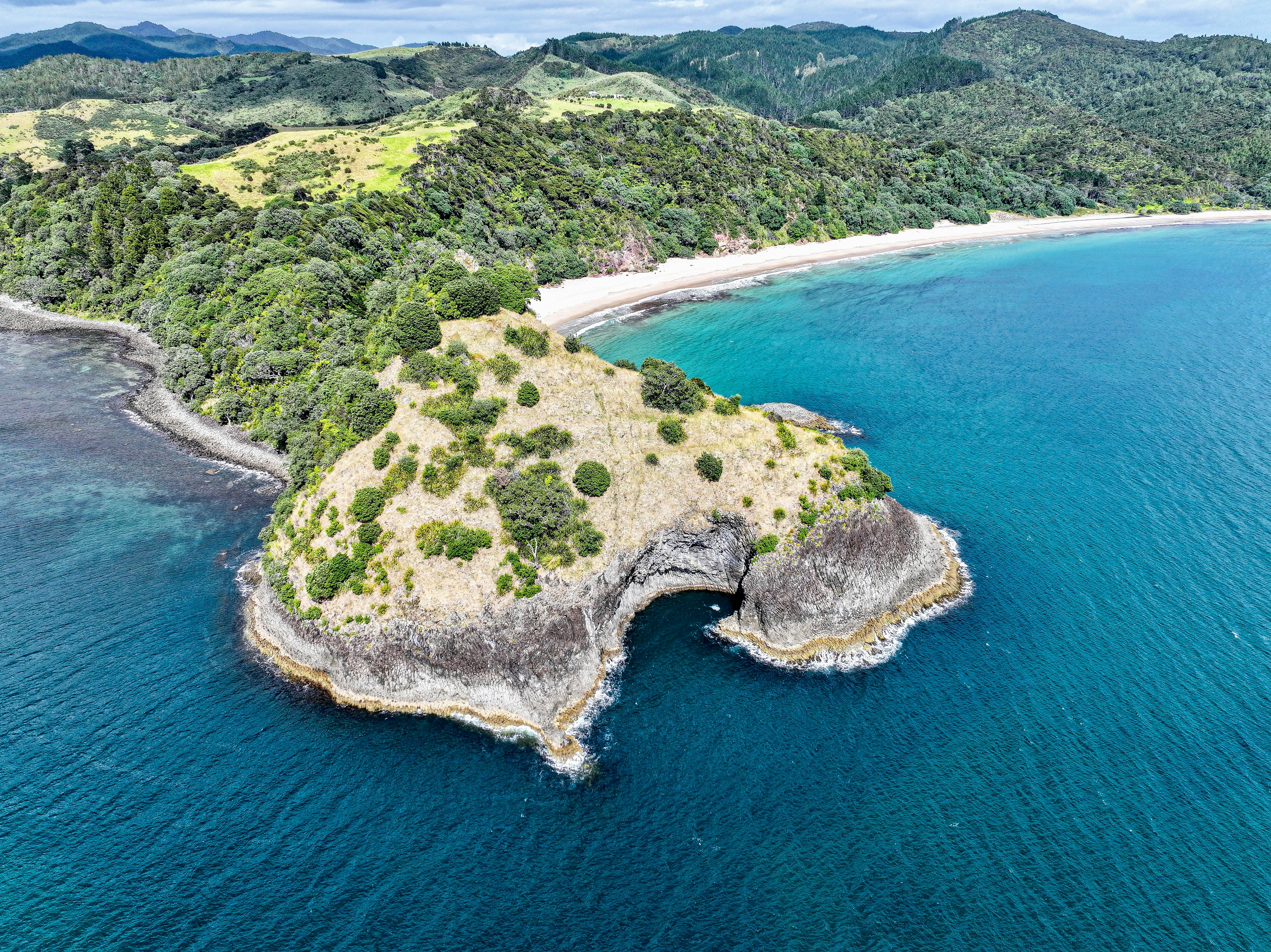 Photo by maximilian_brand