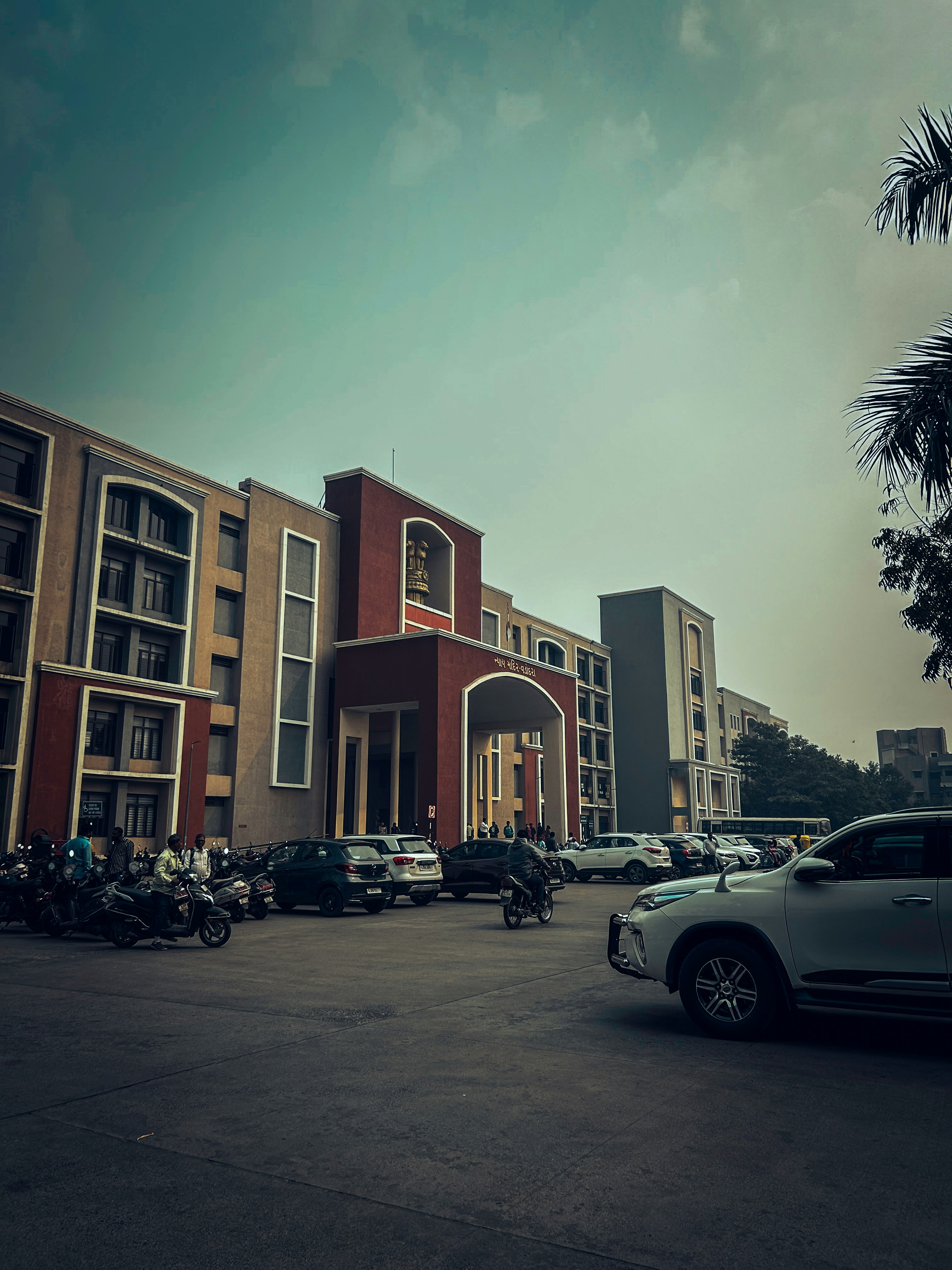 jawad-shaikh-jd-javvad-komunitas-foto-unsplash