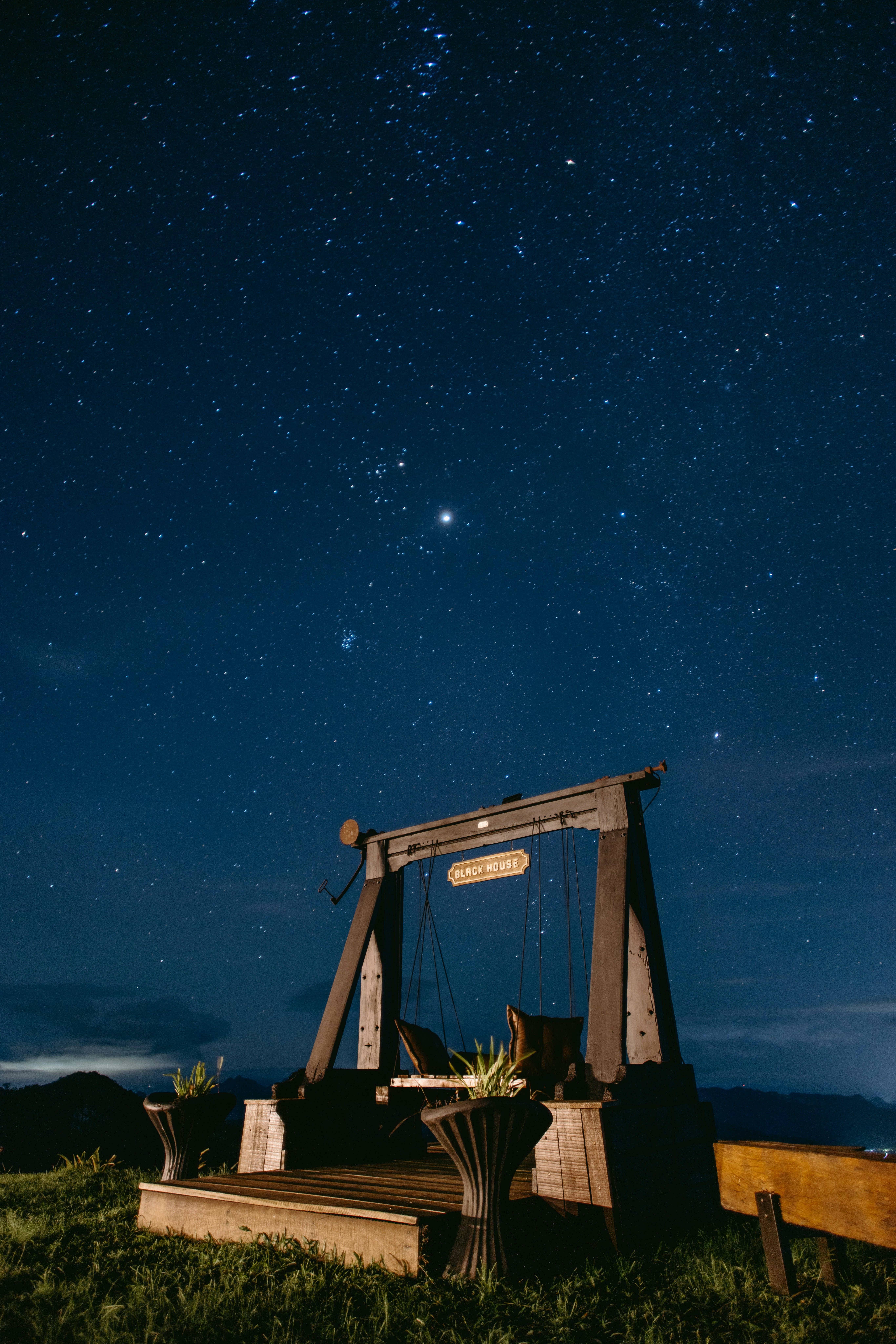 Photo by jonathanborba