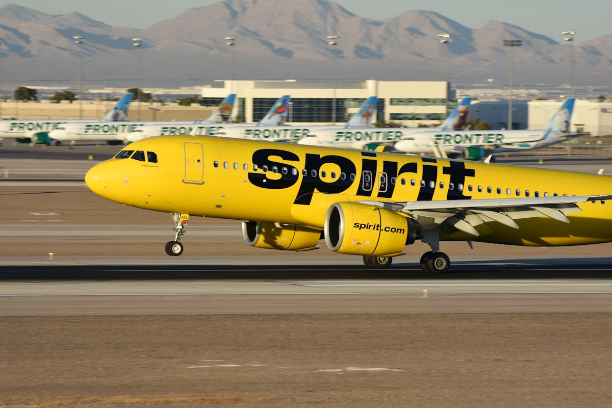 A Spirit Airlines Está Morrendo de Novo — e Desta Vez Ela Escolheu o Próprio Caixão
