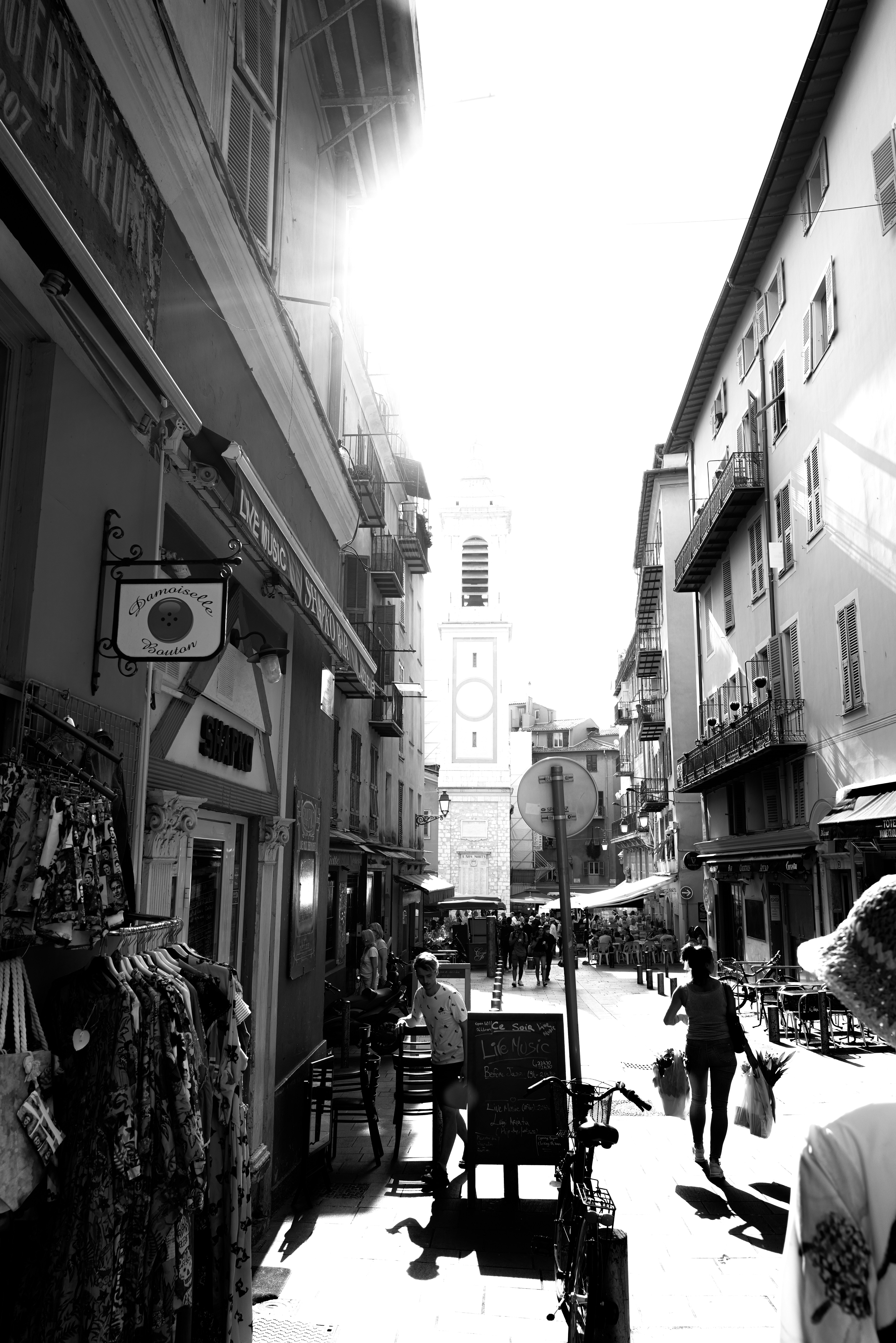 Photo by framethestreets