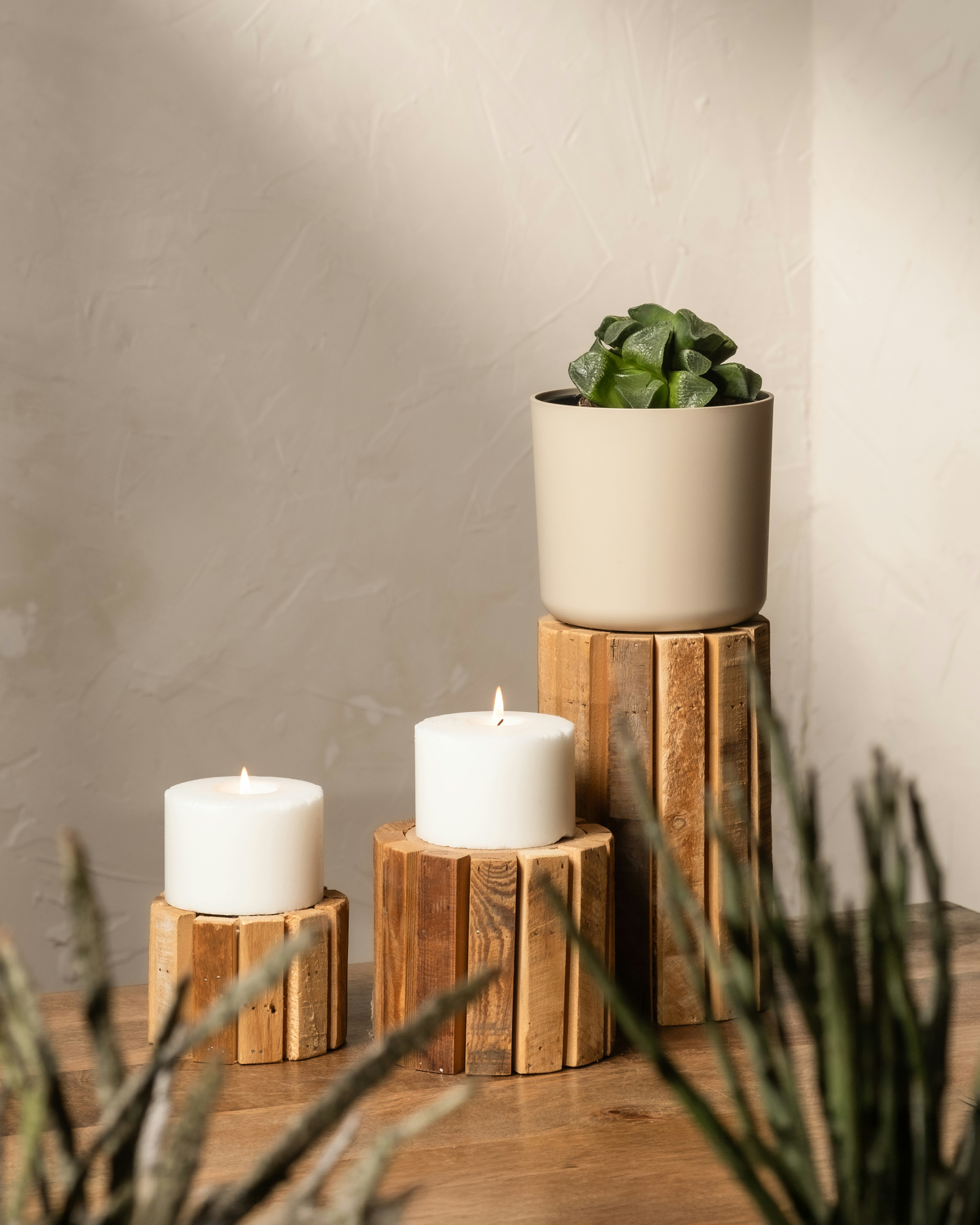 7 Soy Candle Benefits for Decorating Small Cozy Spaces