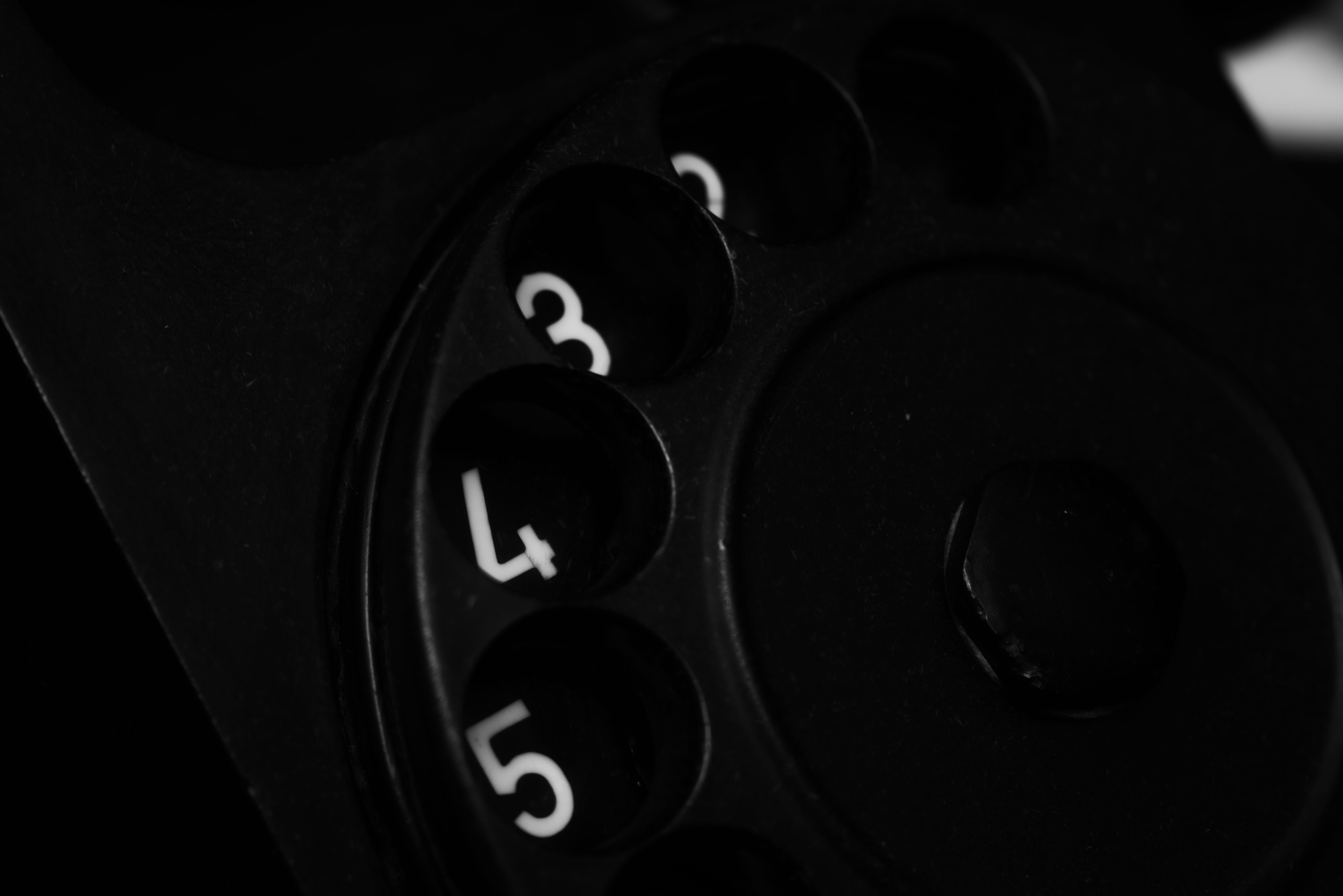 別再瞎買！內行人絕不說的3C選購盲點，90%的人都踩雷！