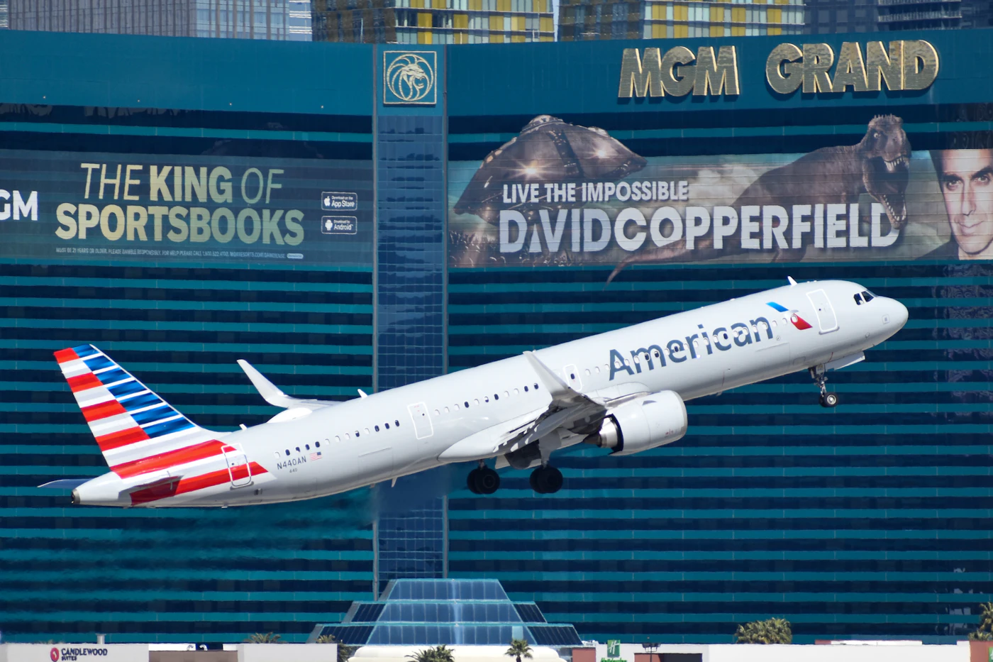 Las Vegas airplane arrival after flights from New York to Las Vegas - Photo from Unsplash