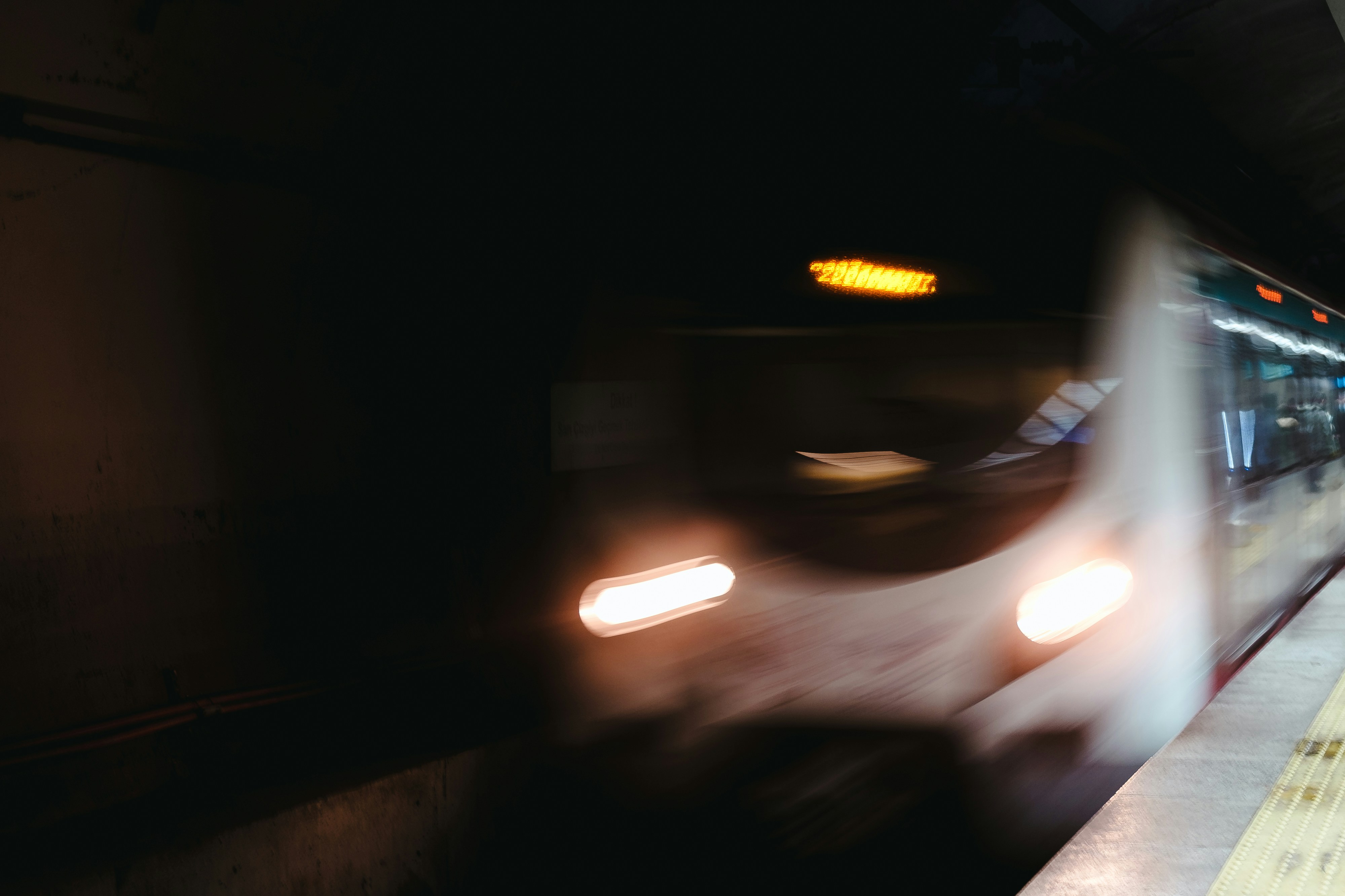 photo-1739879987183-a7ba4be8314b?ixid=M3wxMjA3fDB8MXxzZWFyY2h8NHx8Nzc3Ym9zfGVufDB8fHx8MTc2NjkwMzAxMXww\u0026ixlib=rb-4.1.0