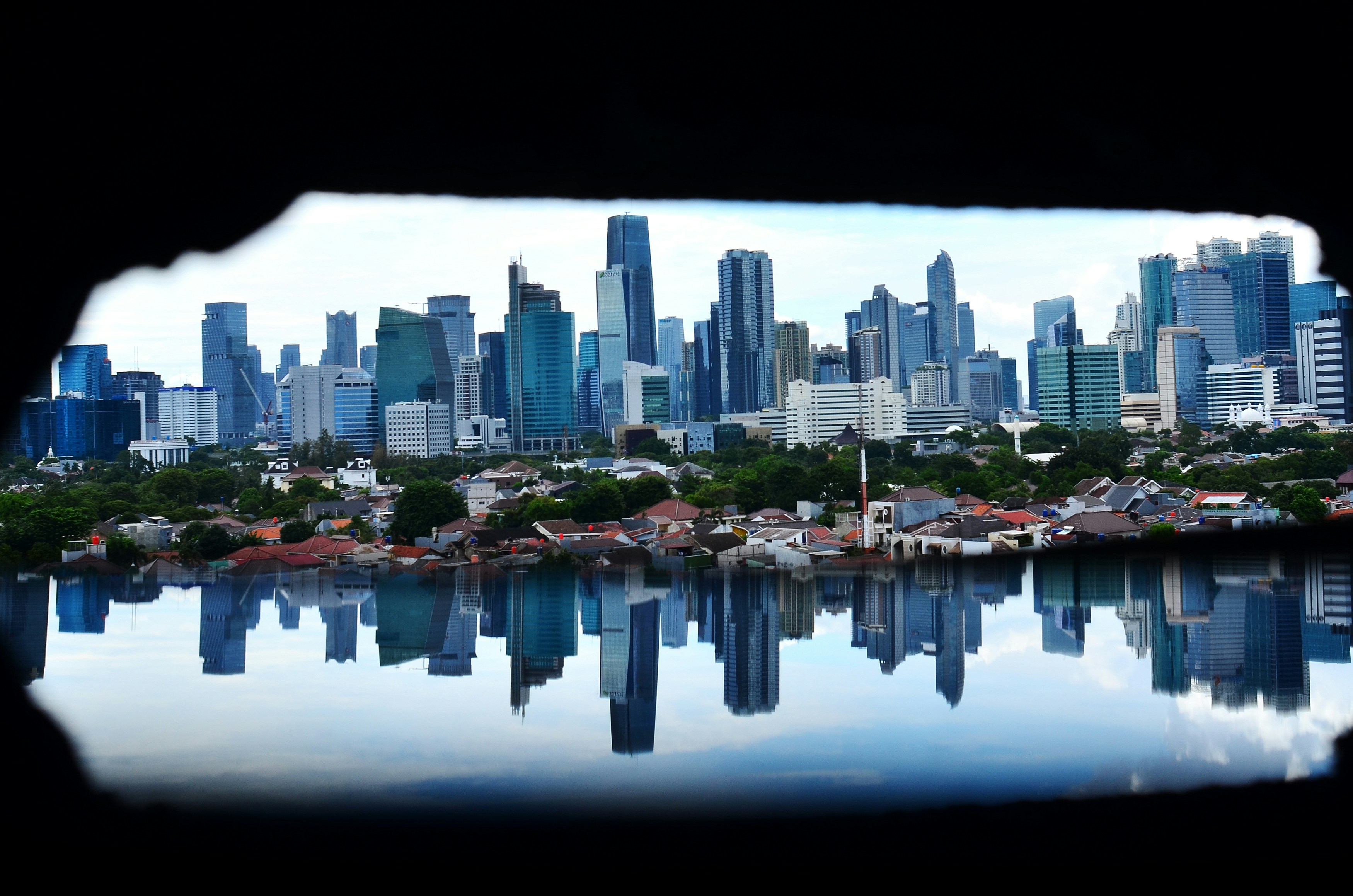 Bridging Complexity and Simplicity: How We Think and Communicate