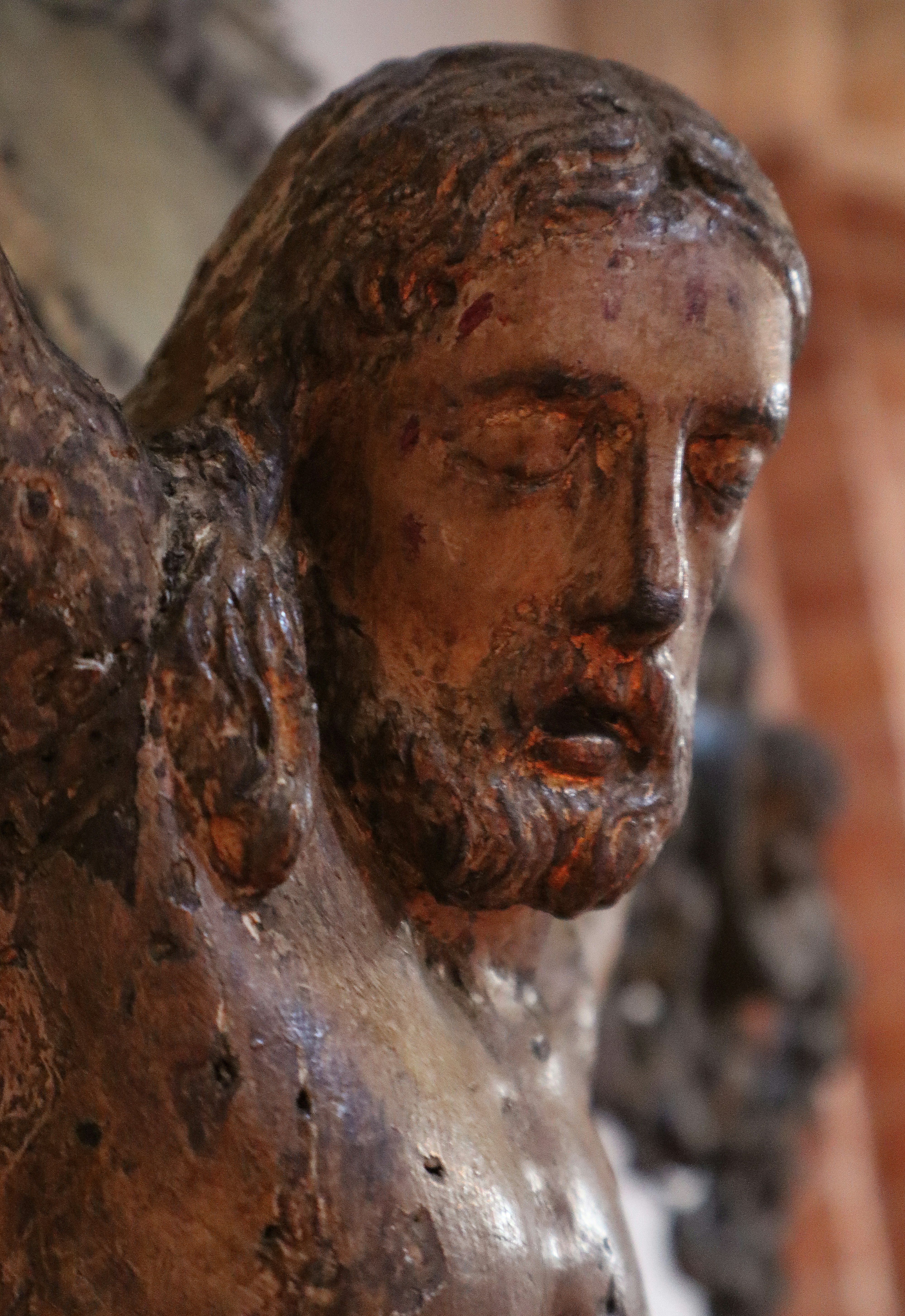 A statue of an angel