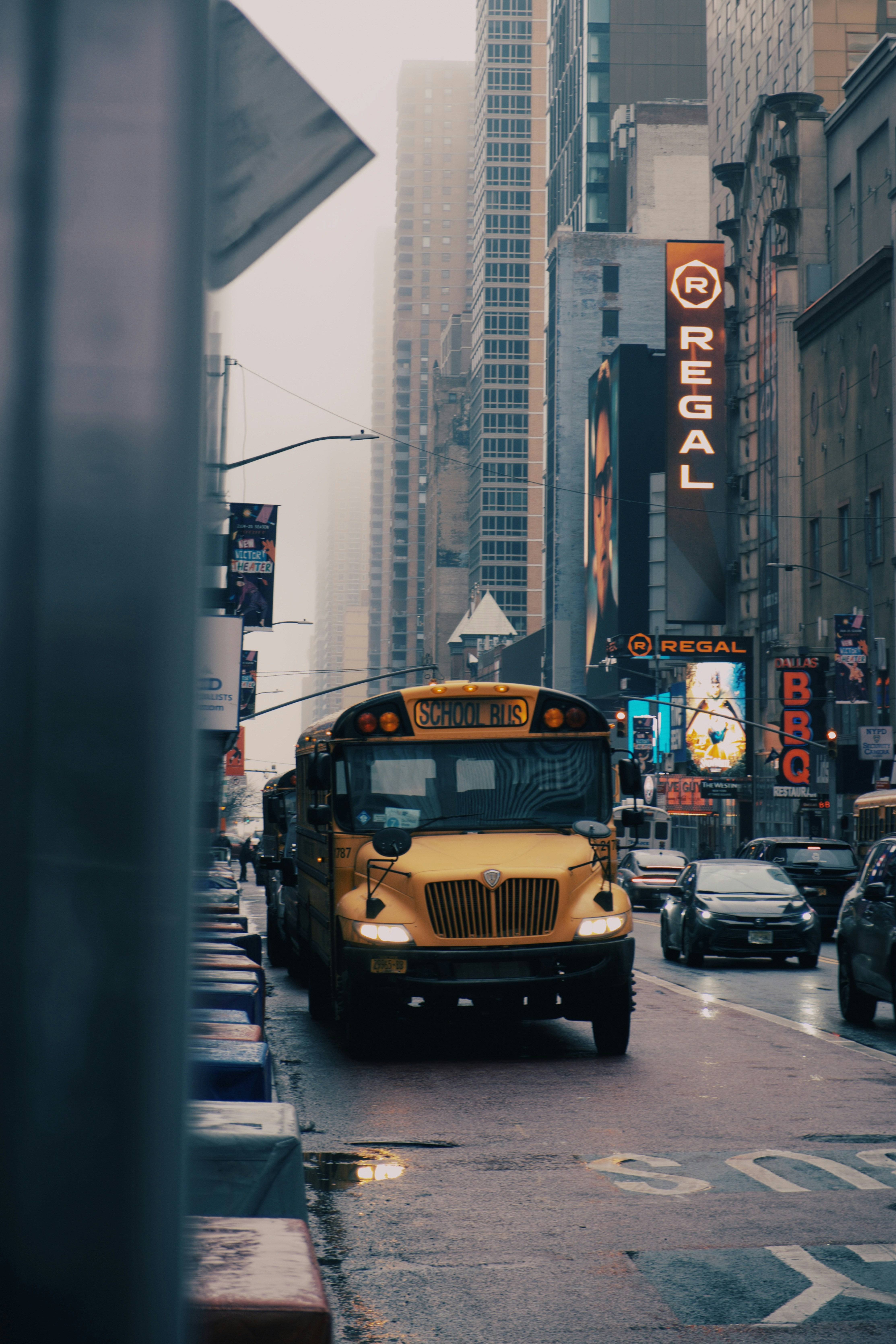 A city street filled with traffic and tall buildings photo – Free New ...