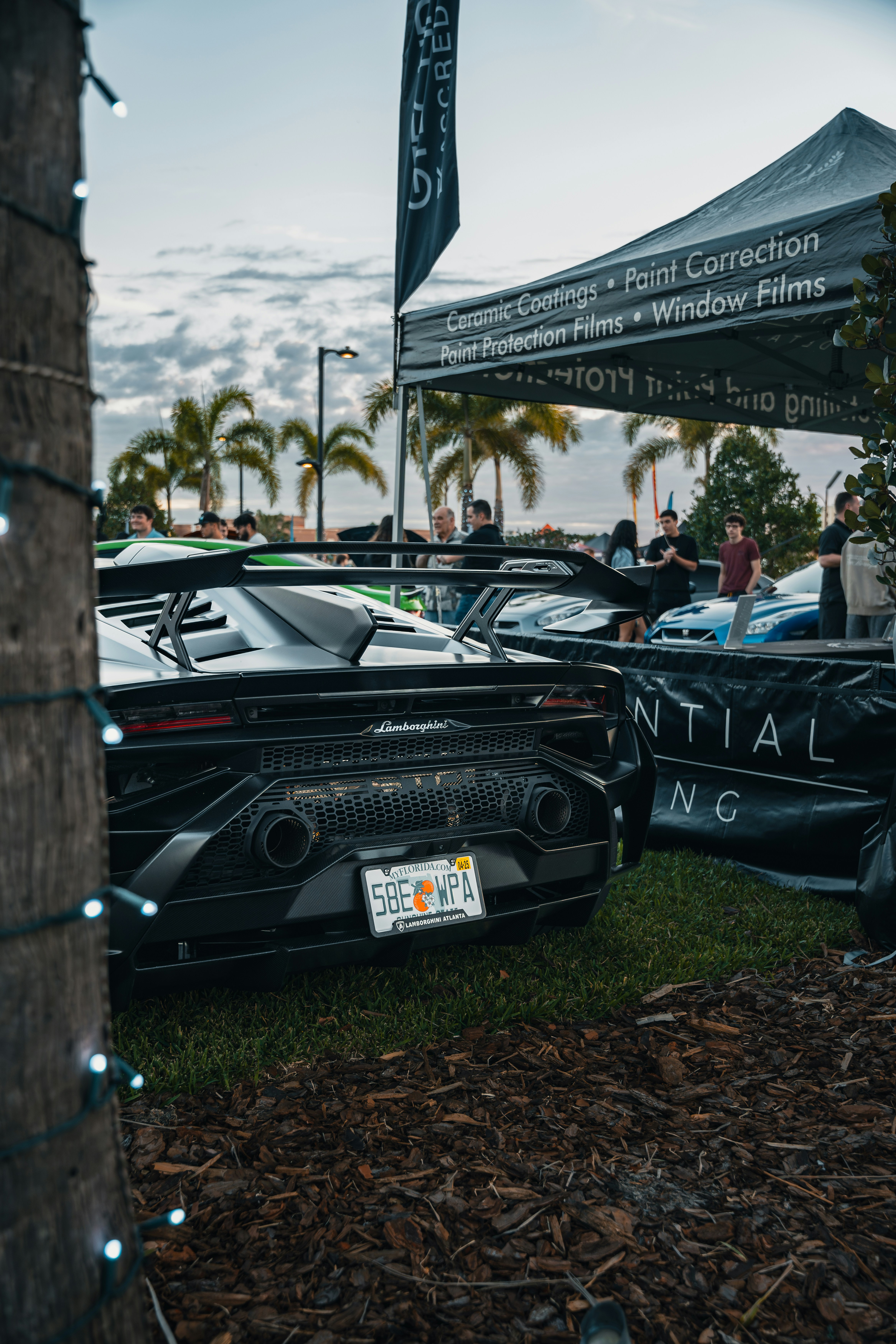 Red hypercar wing, ilustrasi artikel Zenvo TSR-S: Dynamic Aero Wing Wallpapers for Your Desktop 9