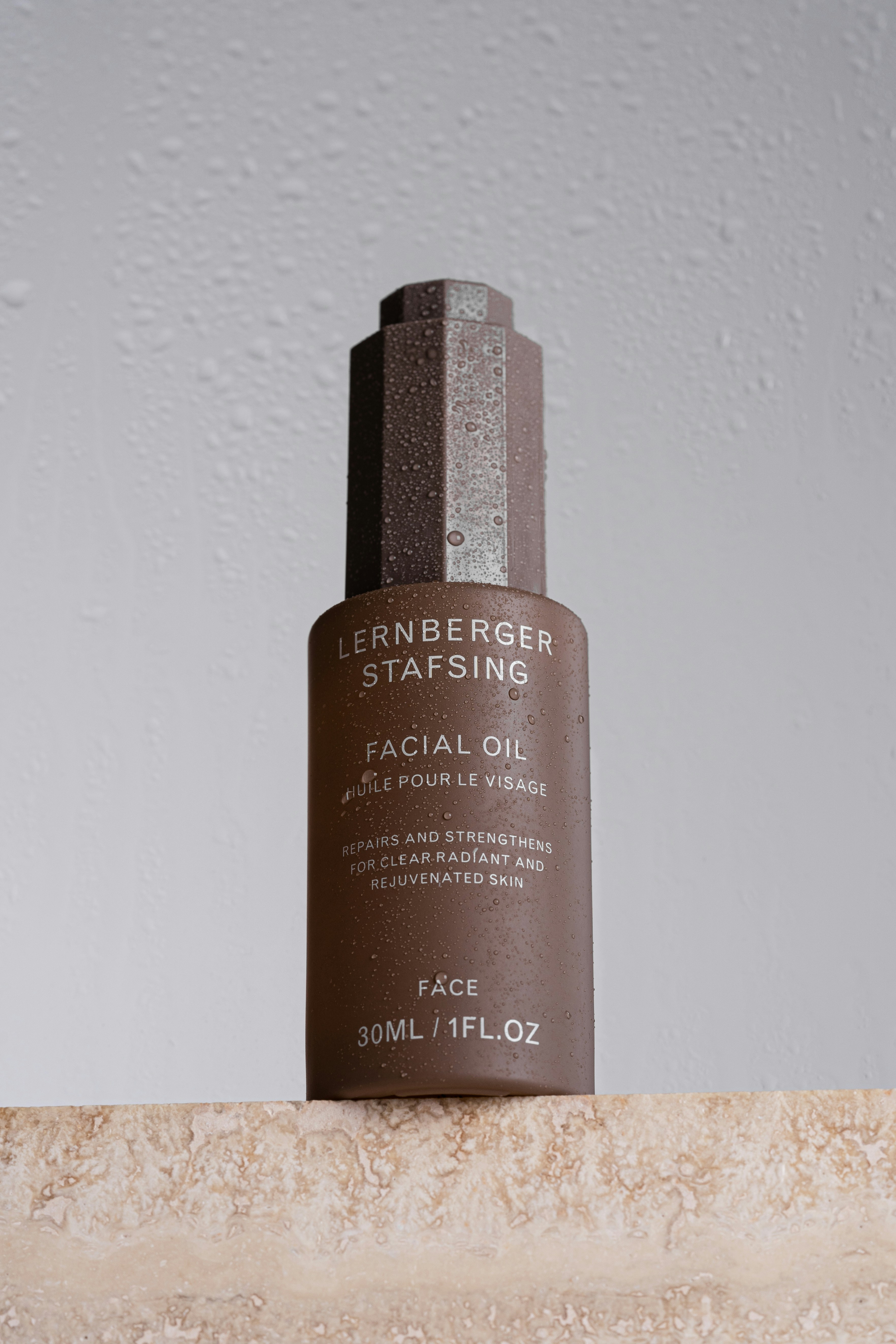 minimalist skin care, wallpaper, Retinoids for Skin: How They Boost Cell Turnover 6