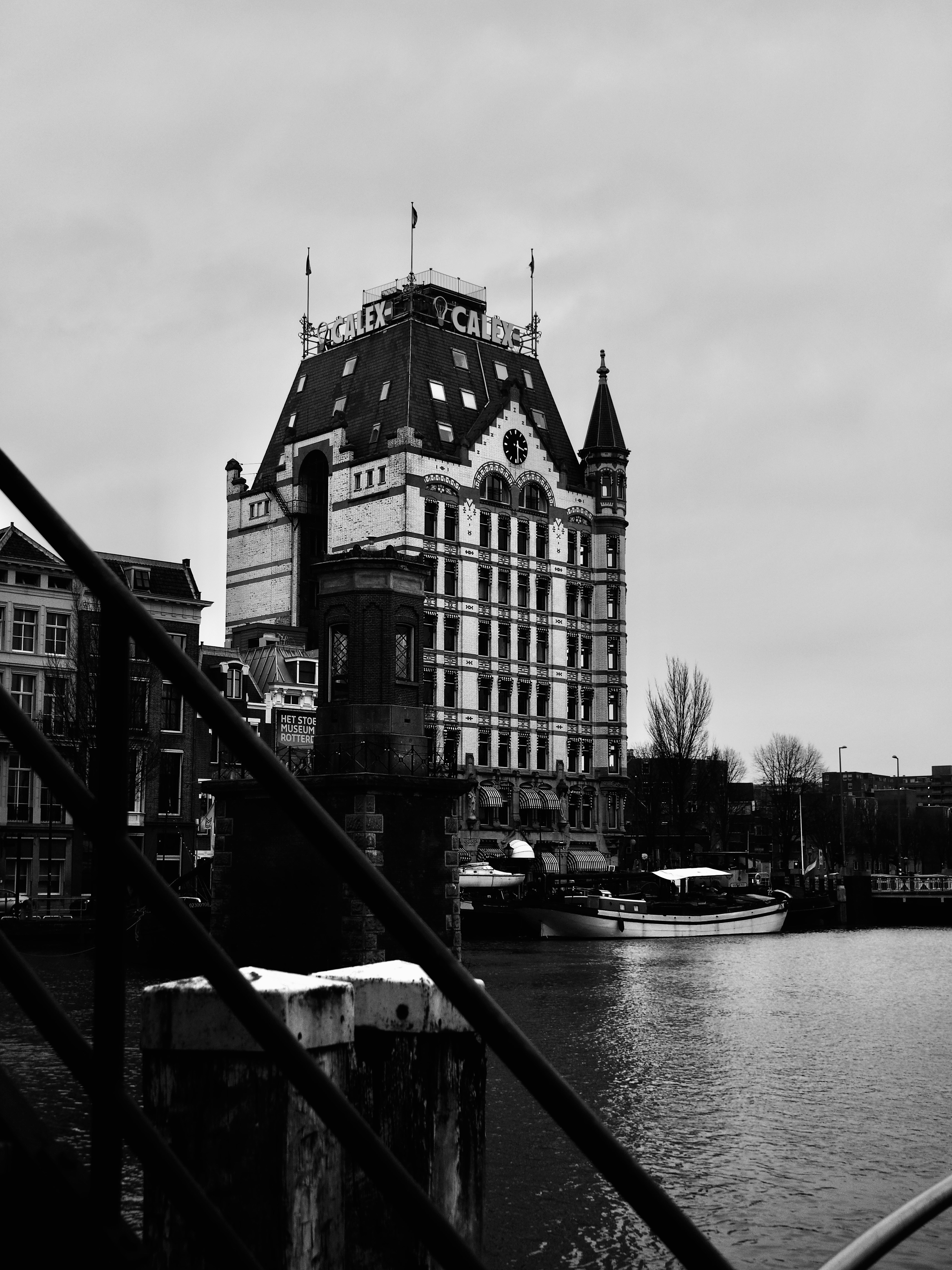 Photo by martijnheuvelman