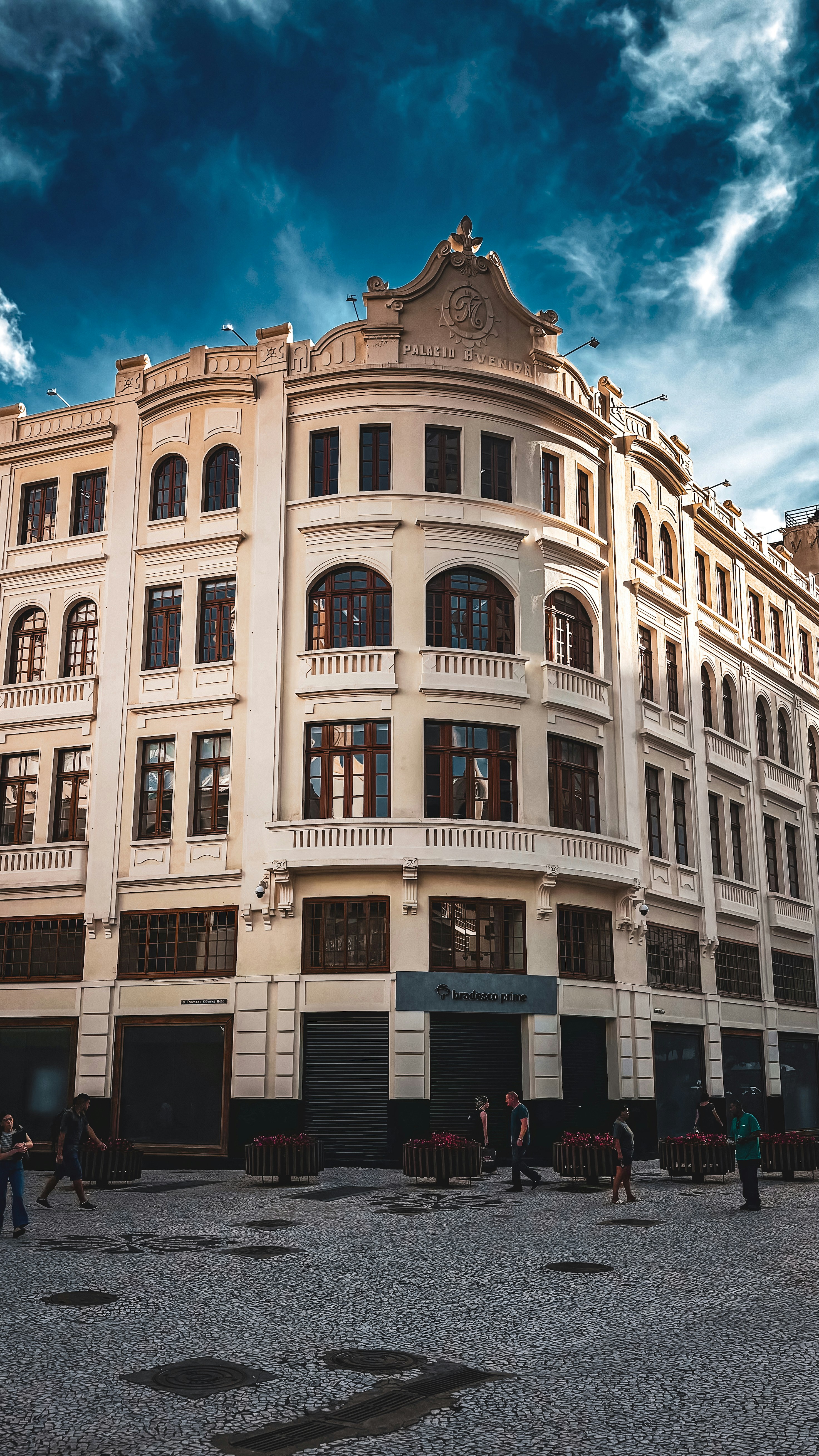 A large white building with lots of windows