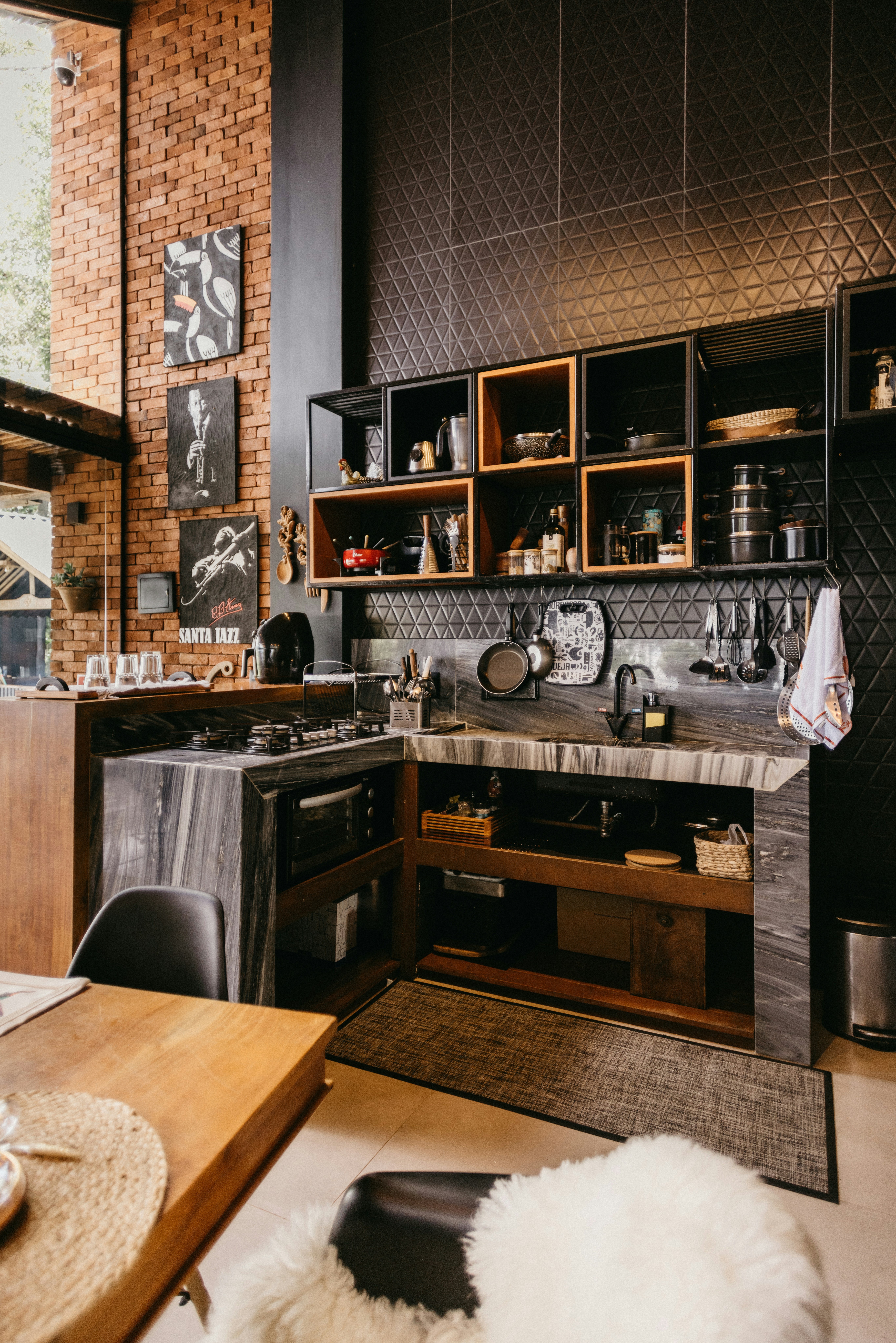 Photo by jonathanborba