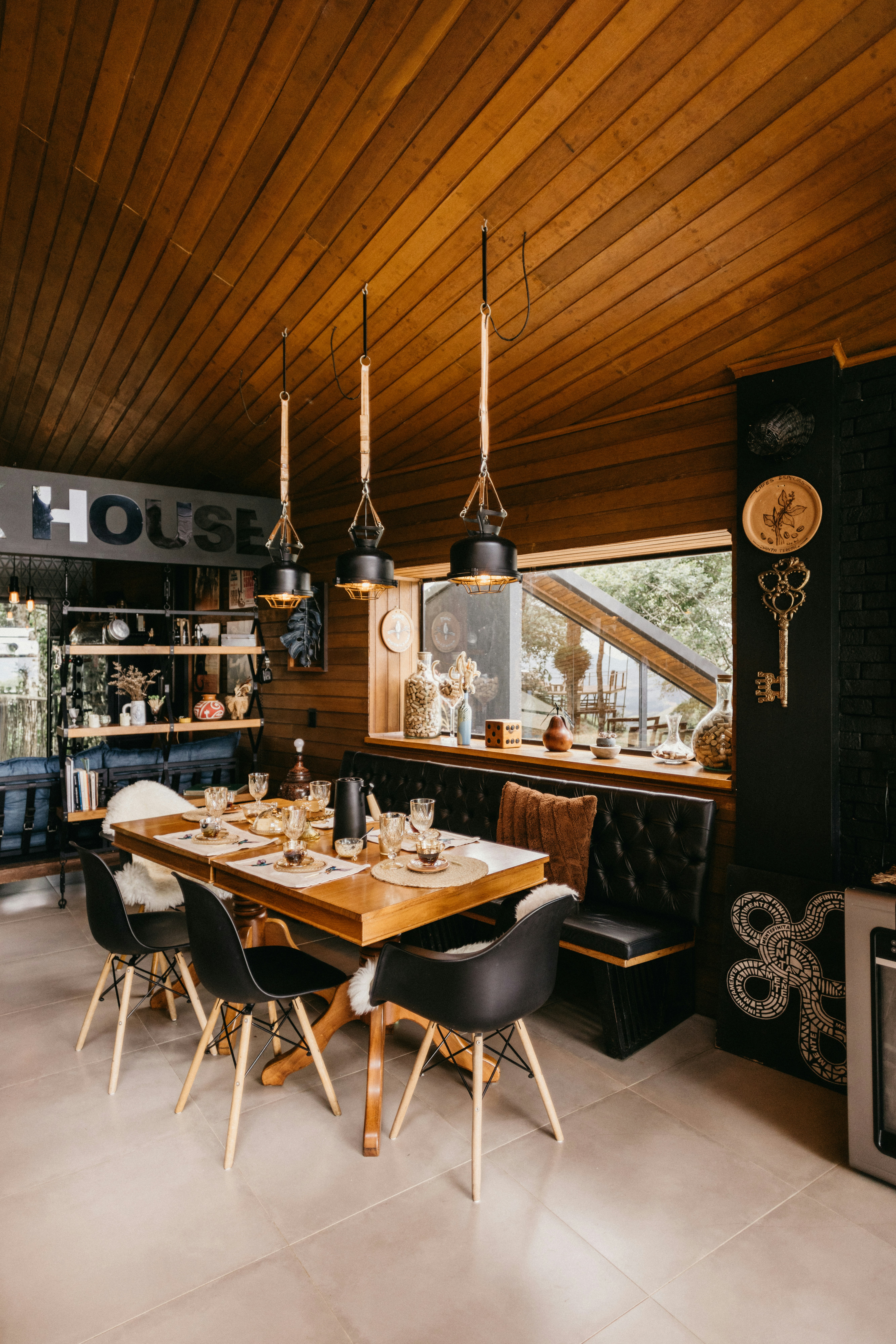 Photo by jonathanborba