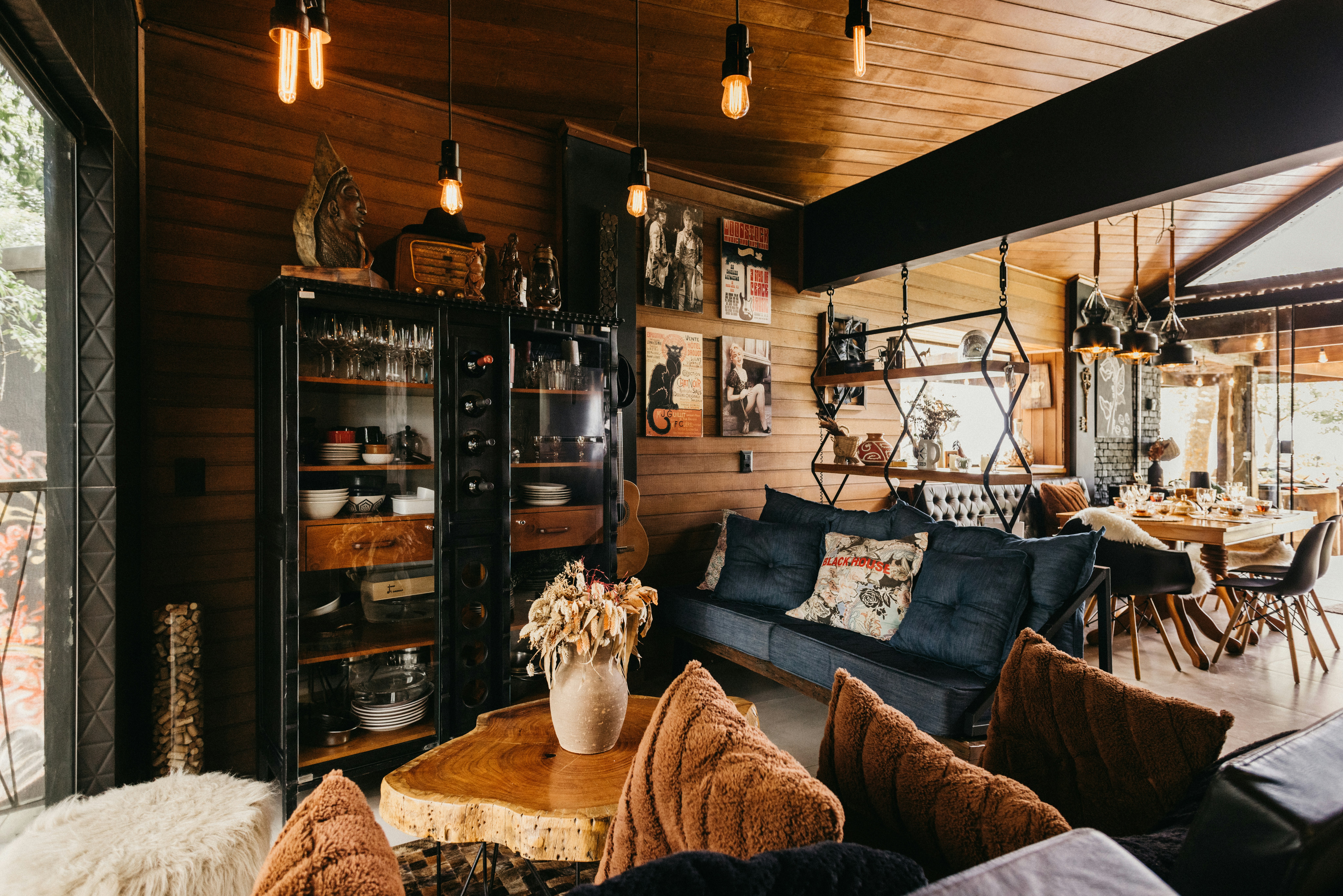 Photo by jonathanborba