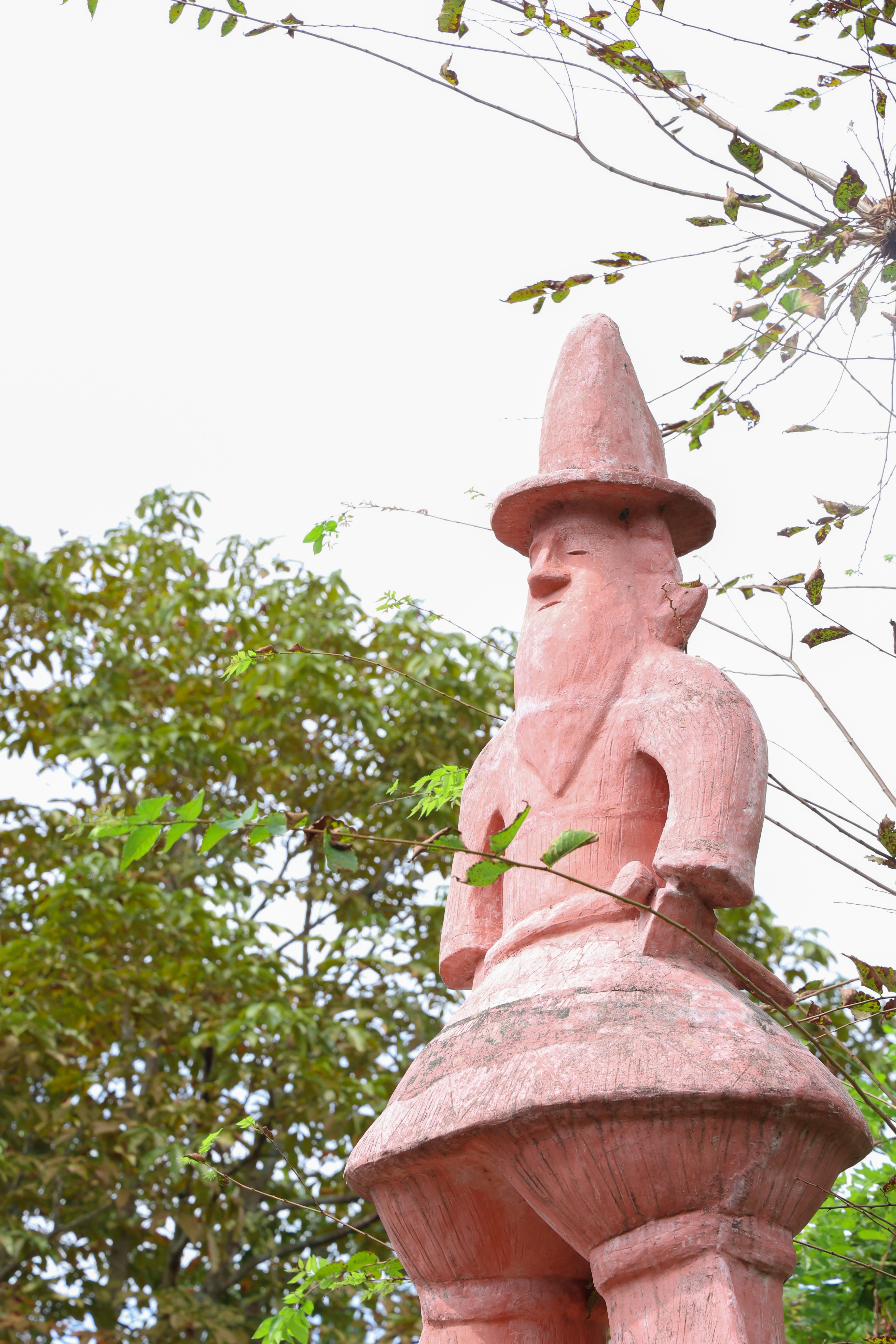 A statue of a man with a hat on