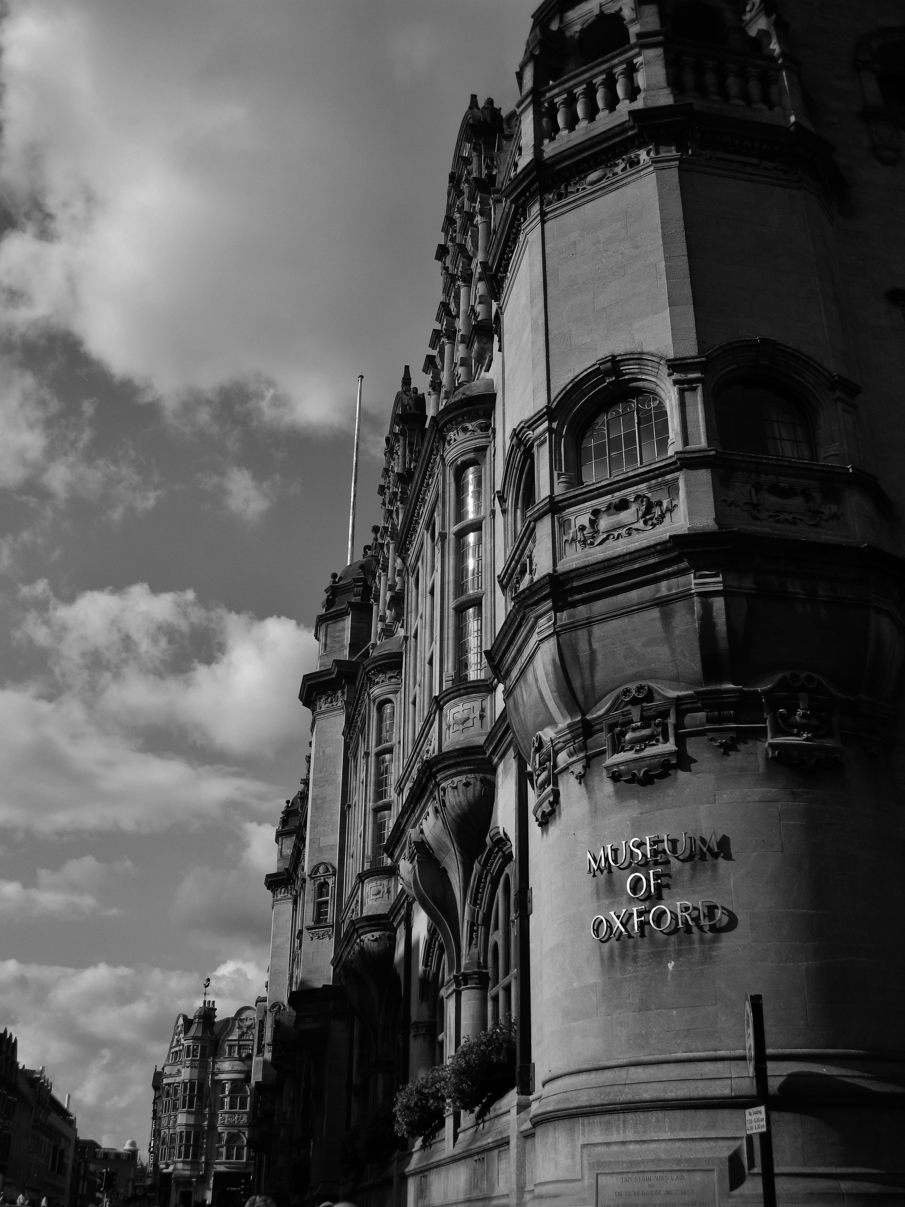 A black and white photo of a building