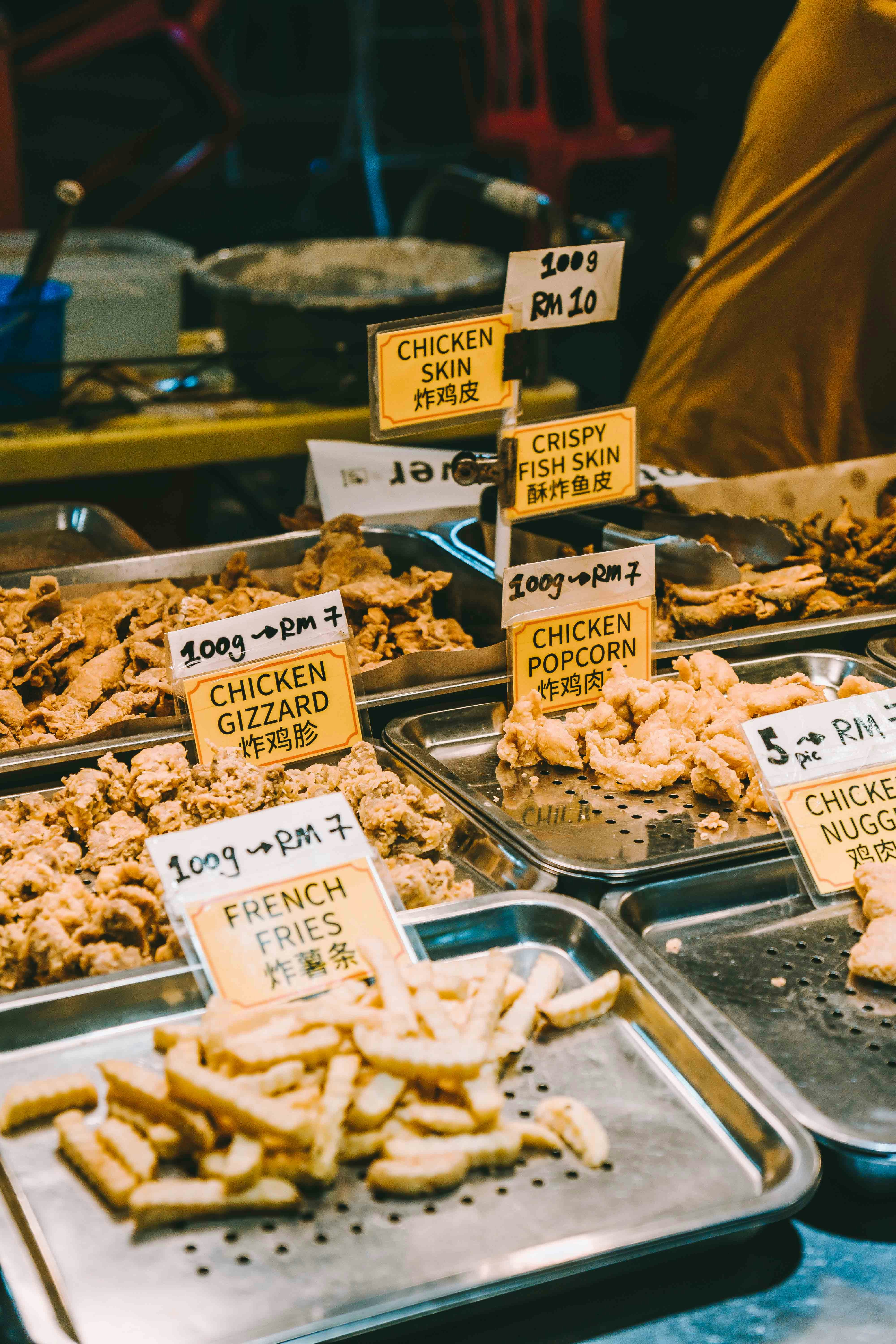 Mid-Range (MYR 60–120 per day on food)