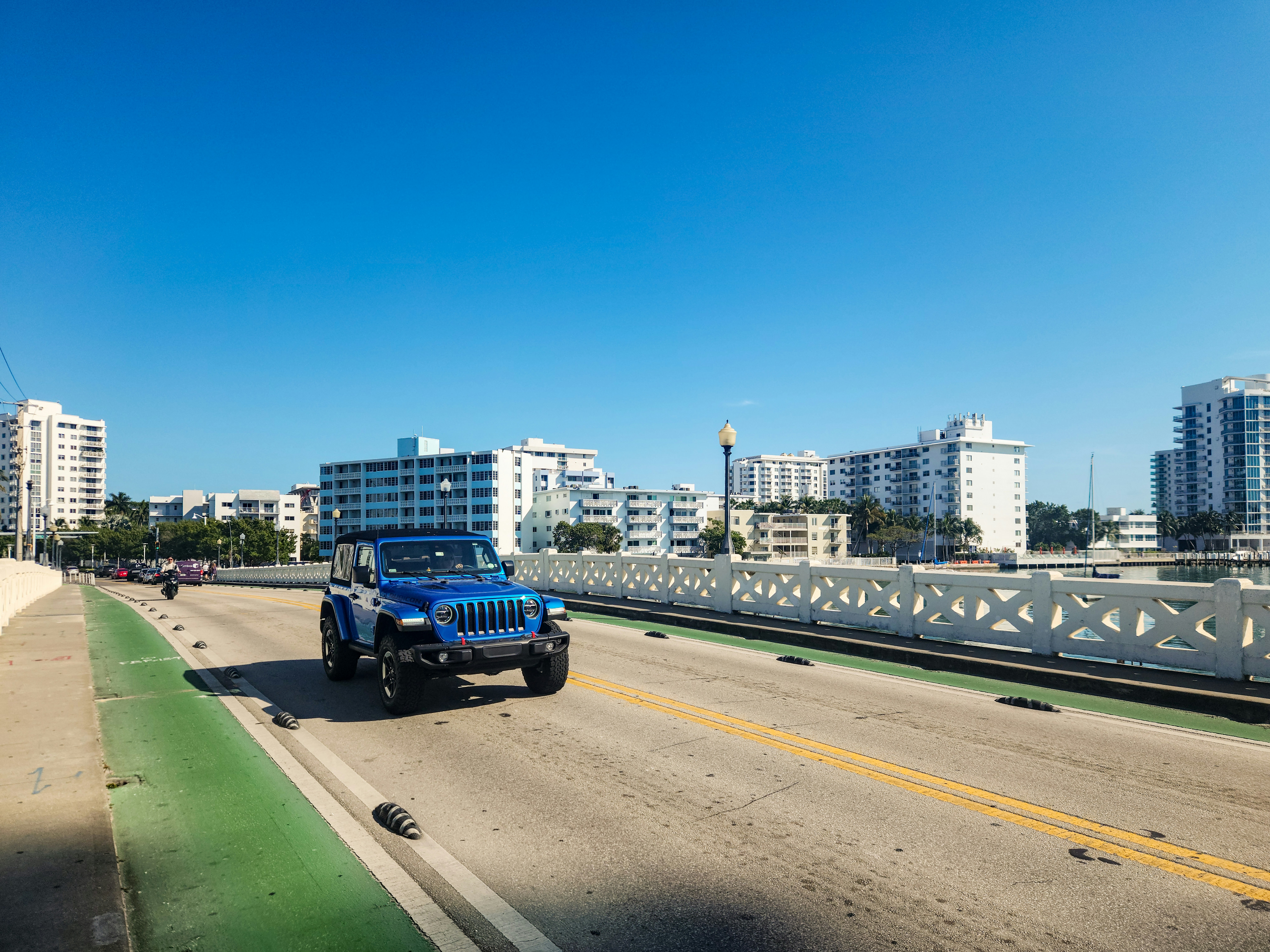 car driving on a South Florida highway - how long should you test drive a used car