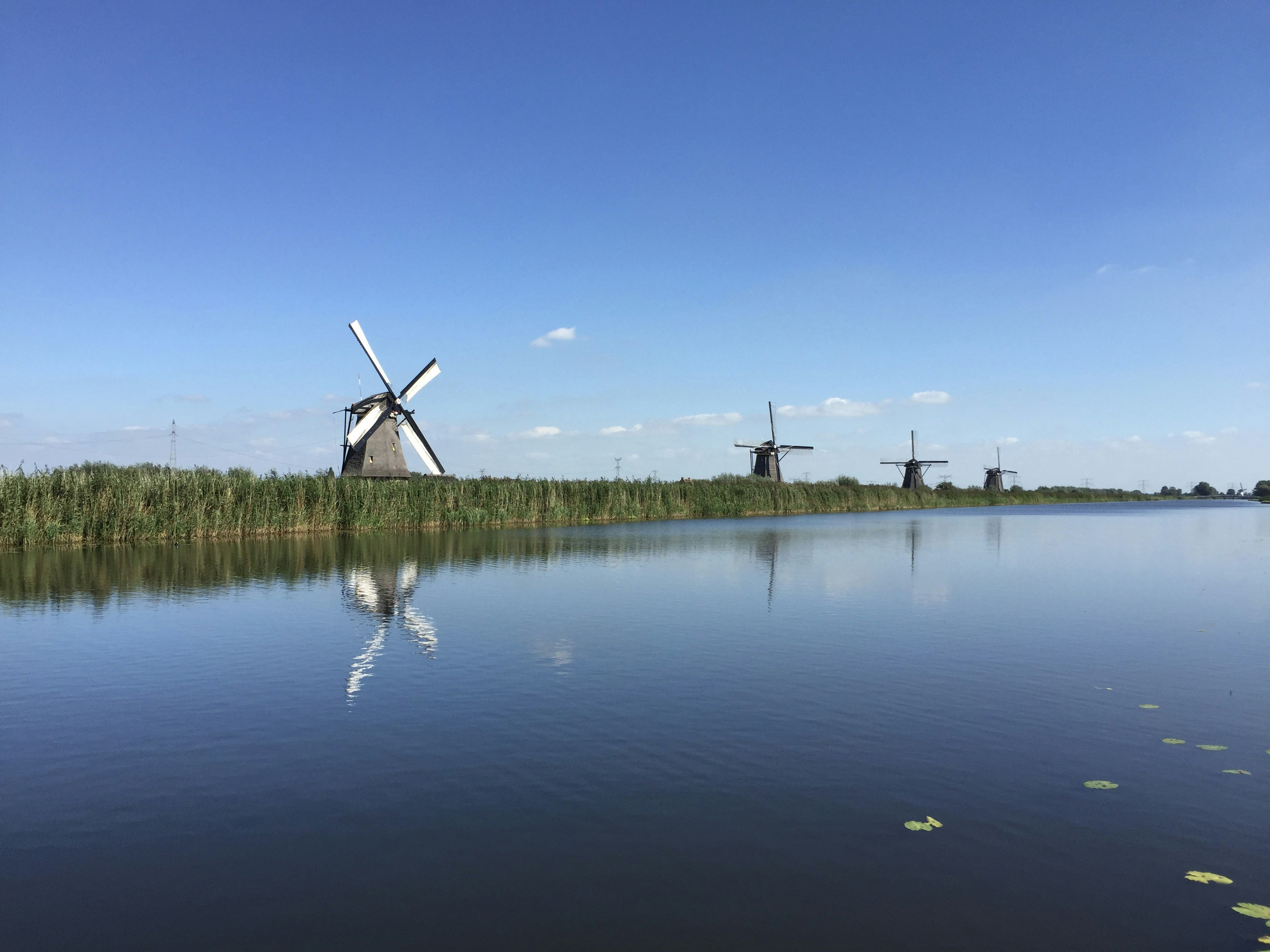 Stay online in the Netherlands with a prepaid eSIM from eSIMlii. Instant activation, no roaming charges, and reliable coverage.