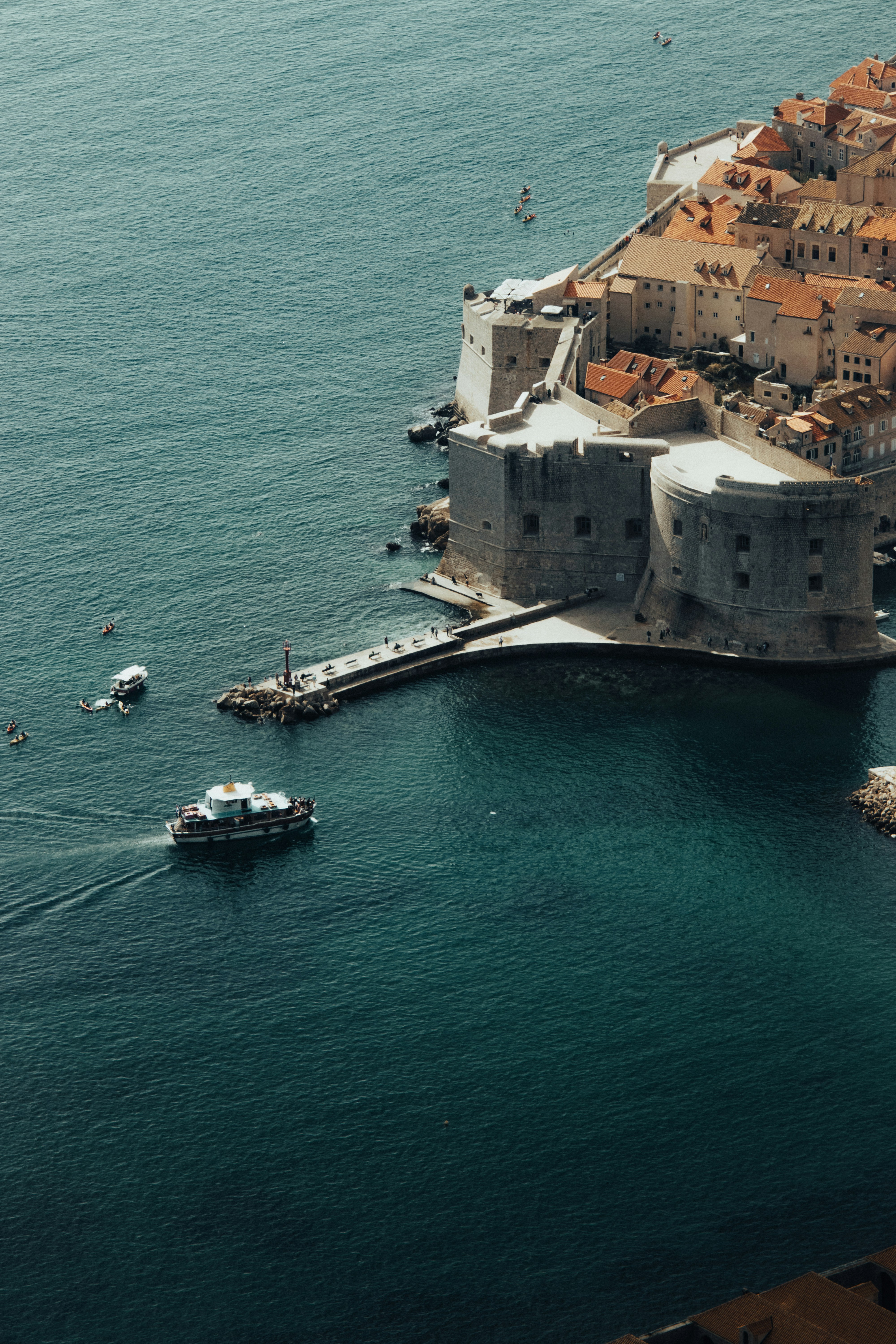 Photo by nikolaskojevic