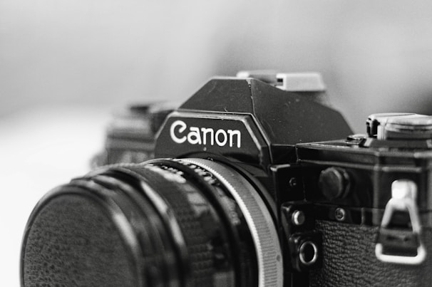 A black and white photo of a camera