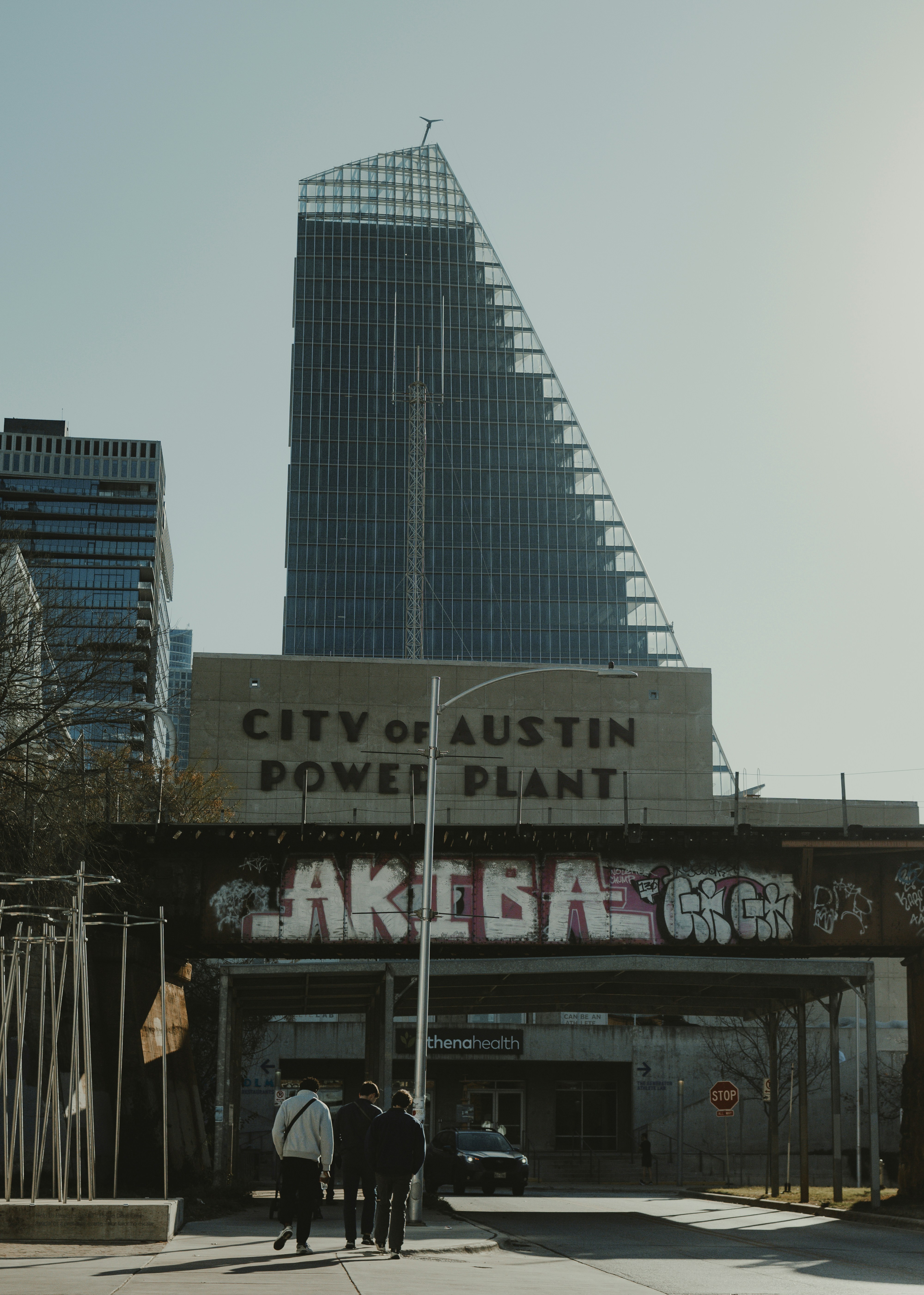 photo-1740592895557-758364312cff?ixid=M3wxMjA3fDB8MXxzZWFyY2h8M3x8c3VnYXIlMjBkYWRkeSUyMHdlYnNpdGVzJTIwaW4lMjBob3VzdG9ufGVufDB8fHx8MTc1NzI4NjU1Nnww\u0026ixlib=rb-4.1.0