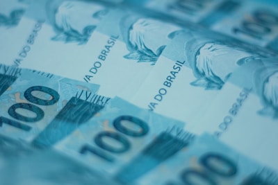 A close up of a ten thousand dollars bill