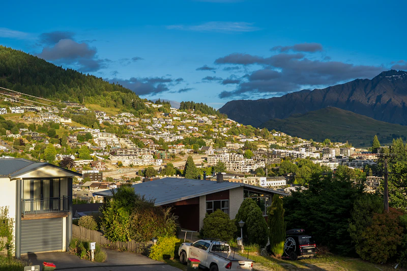 Best Walking Paths and Streets in Queenstown to Explore on Foot