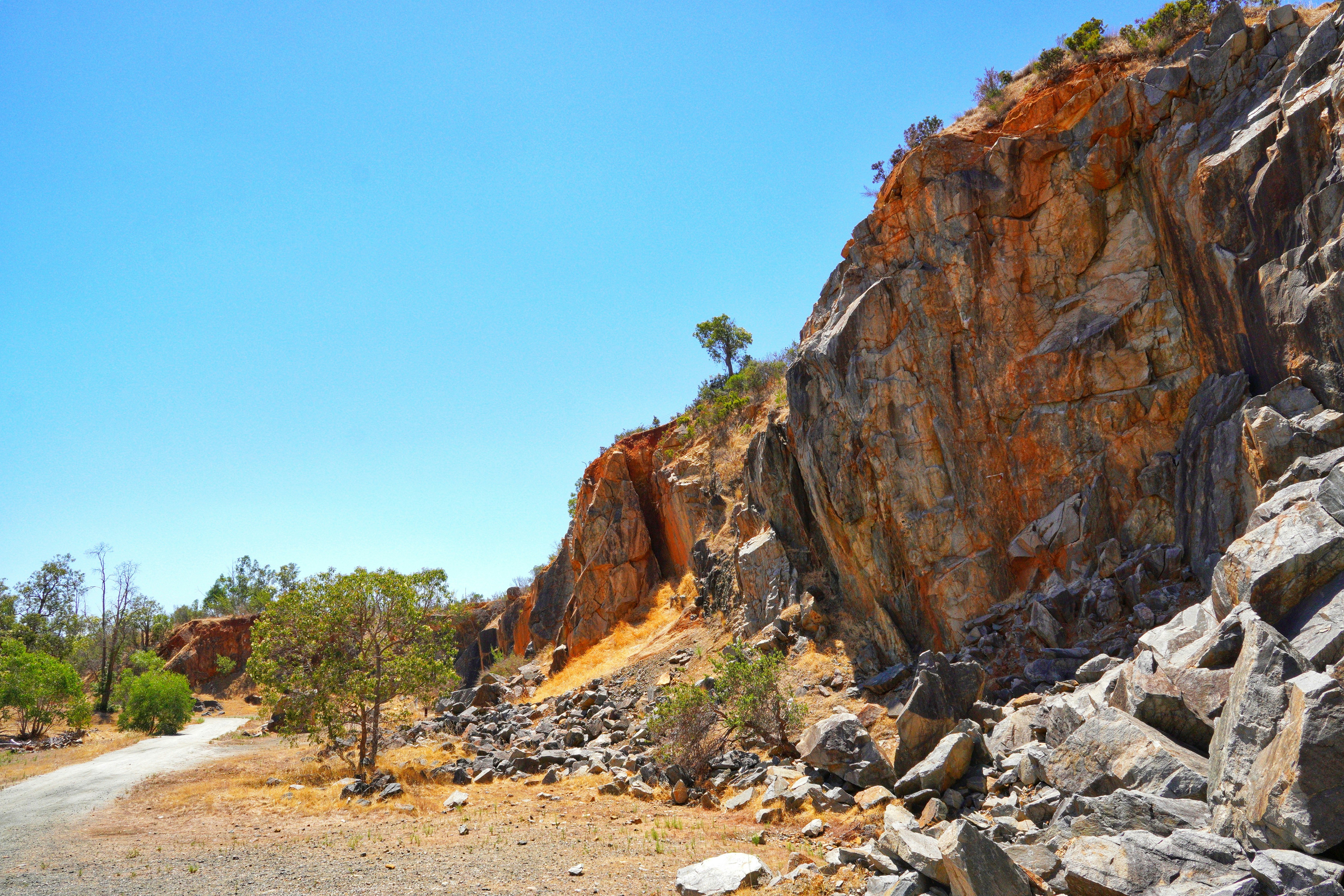 Bushveld Complex: Ancient Magma's Treasure Trove (image credits: unsplash)