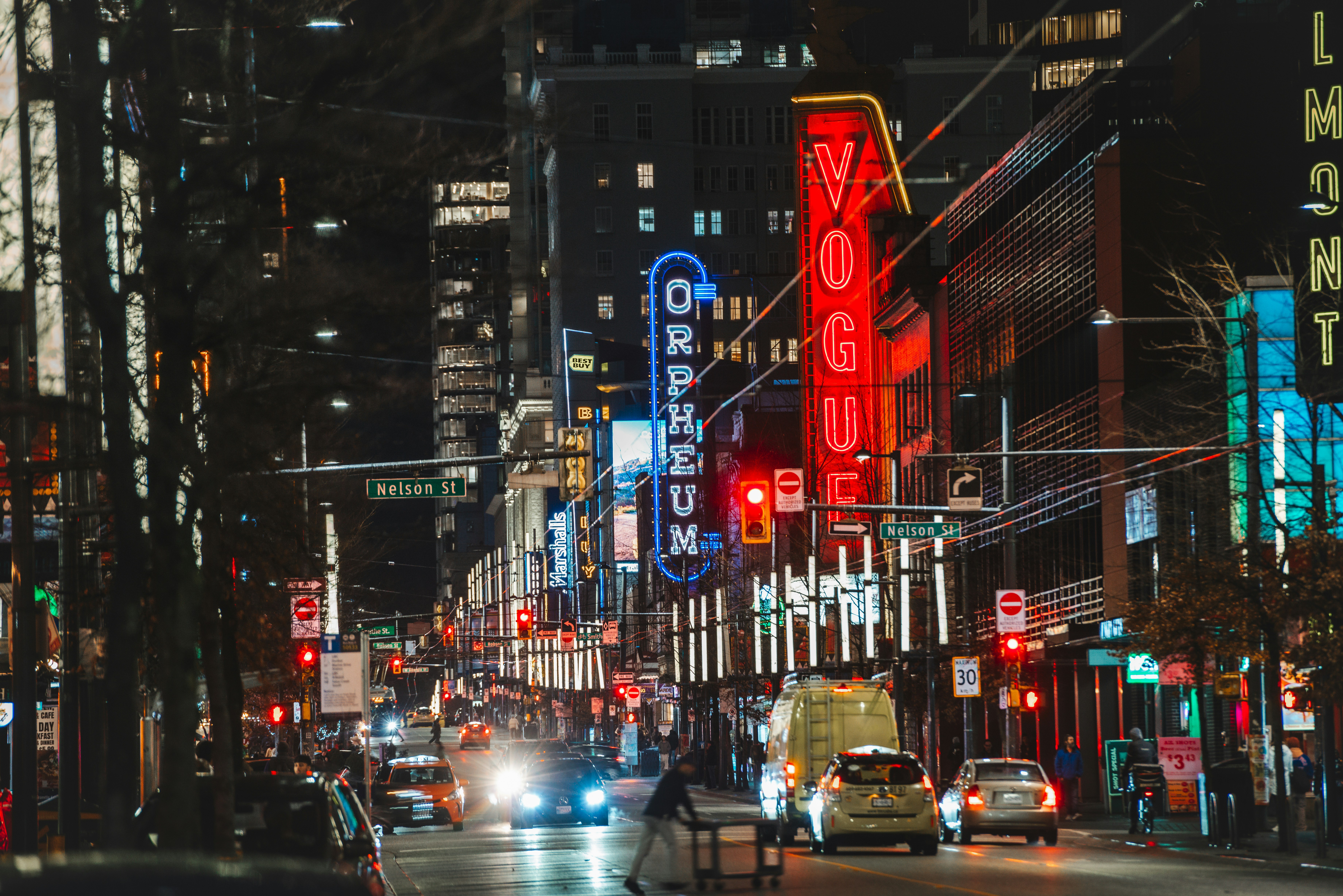 Photo by albertstoynov