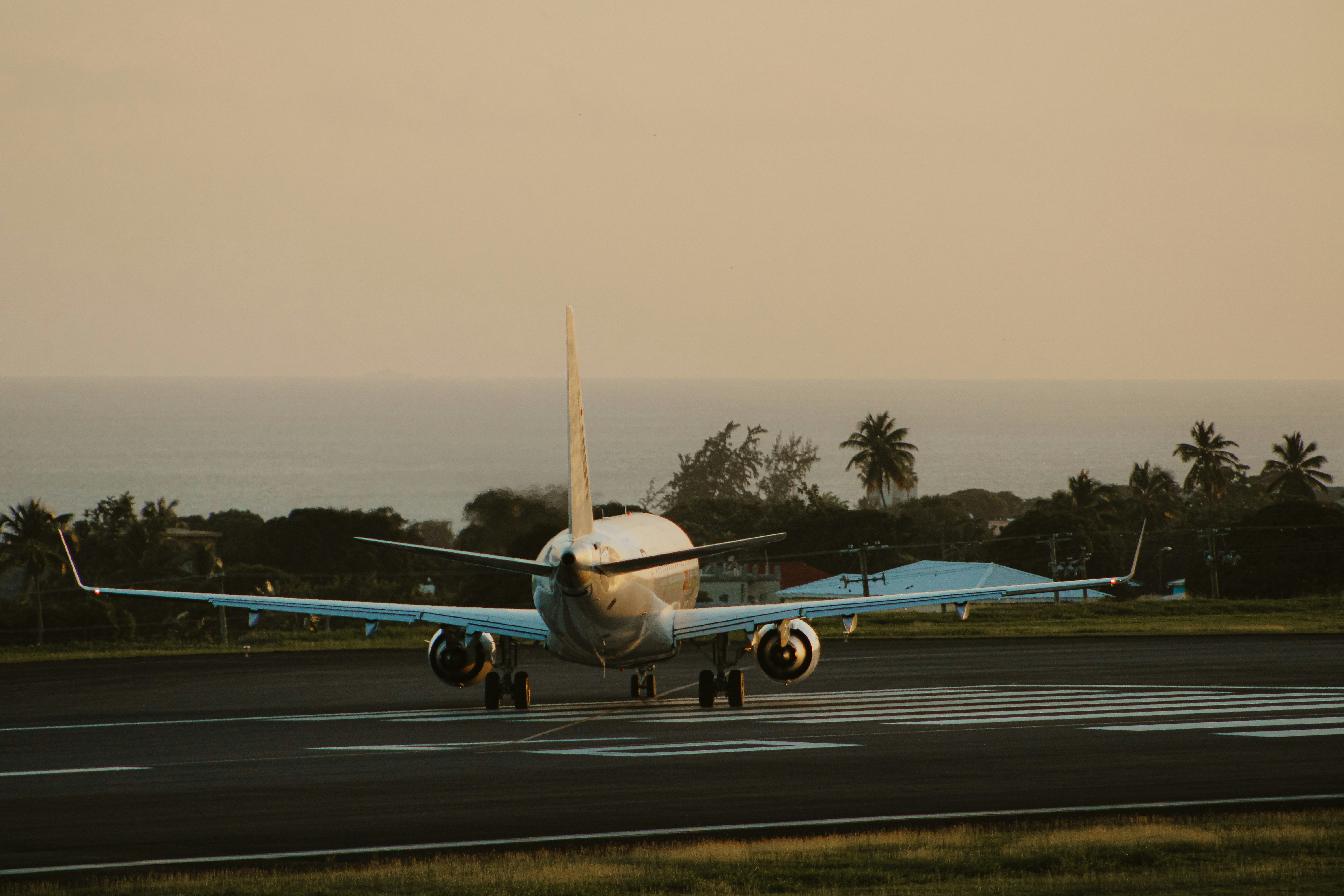 A large airplane on a run way