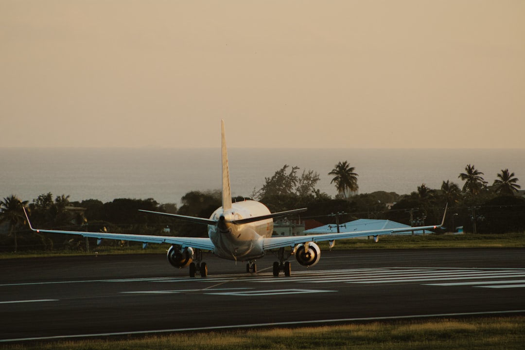 A large airplane on a run way