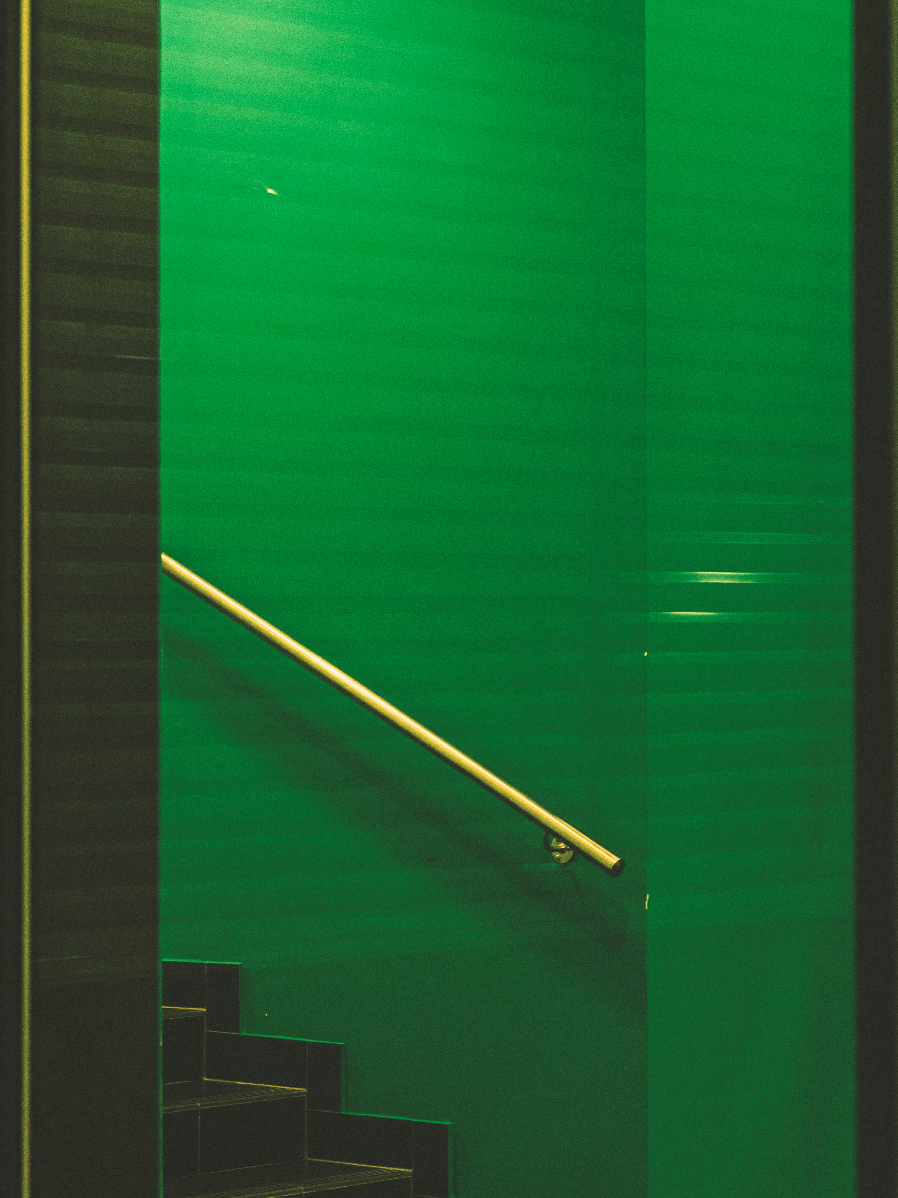 emerald green bathroom, wallpaper, Emerald Green Bathroom: Decorating Ideas 2