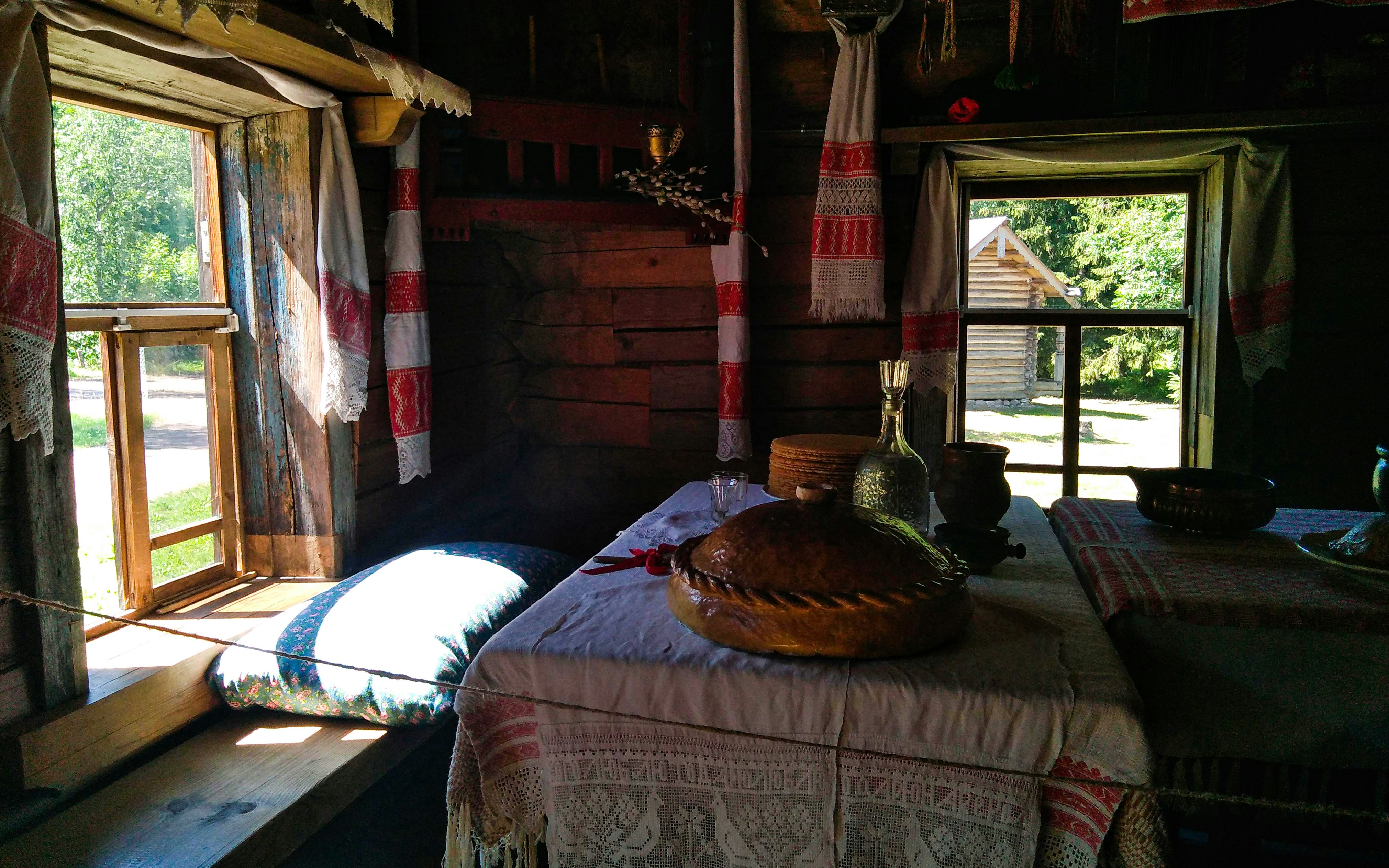 Cozy handmade craft table, ilustrasi artikel Betty's Crafts: Unleash Your Inner Artisan with Handmade Treasures 5