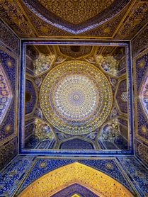 Ornate ceiling with beautiful colors and patterns.