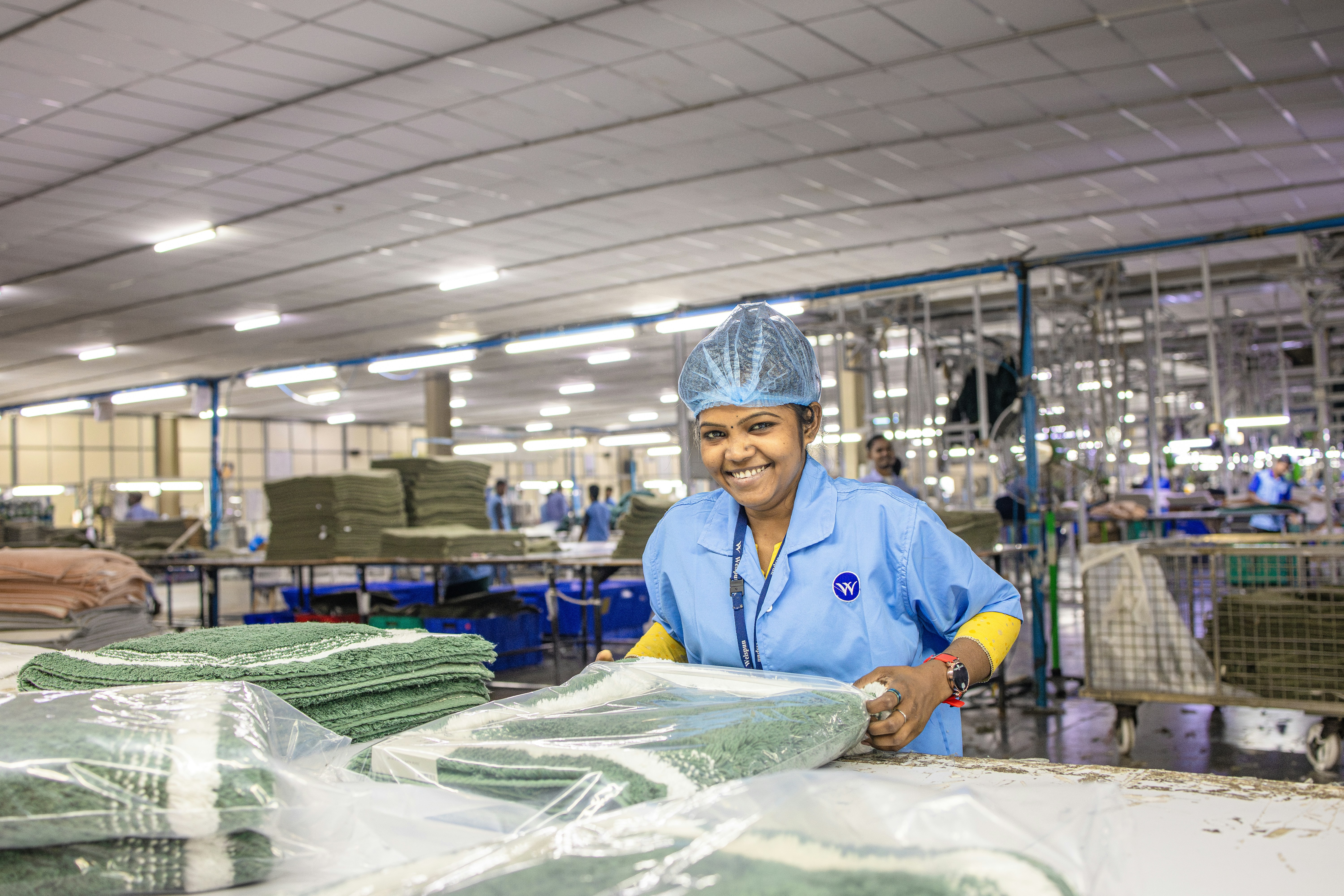 Night Shift Warehouse Jobs Pay $4 More an Hour—Here's How to Get One