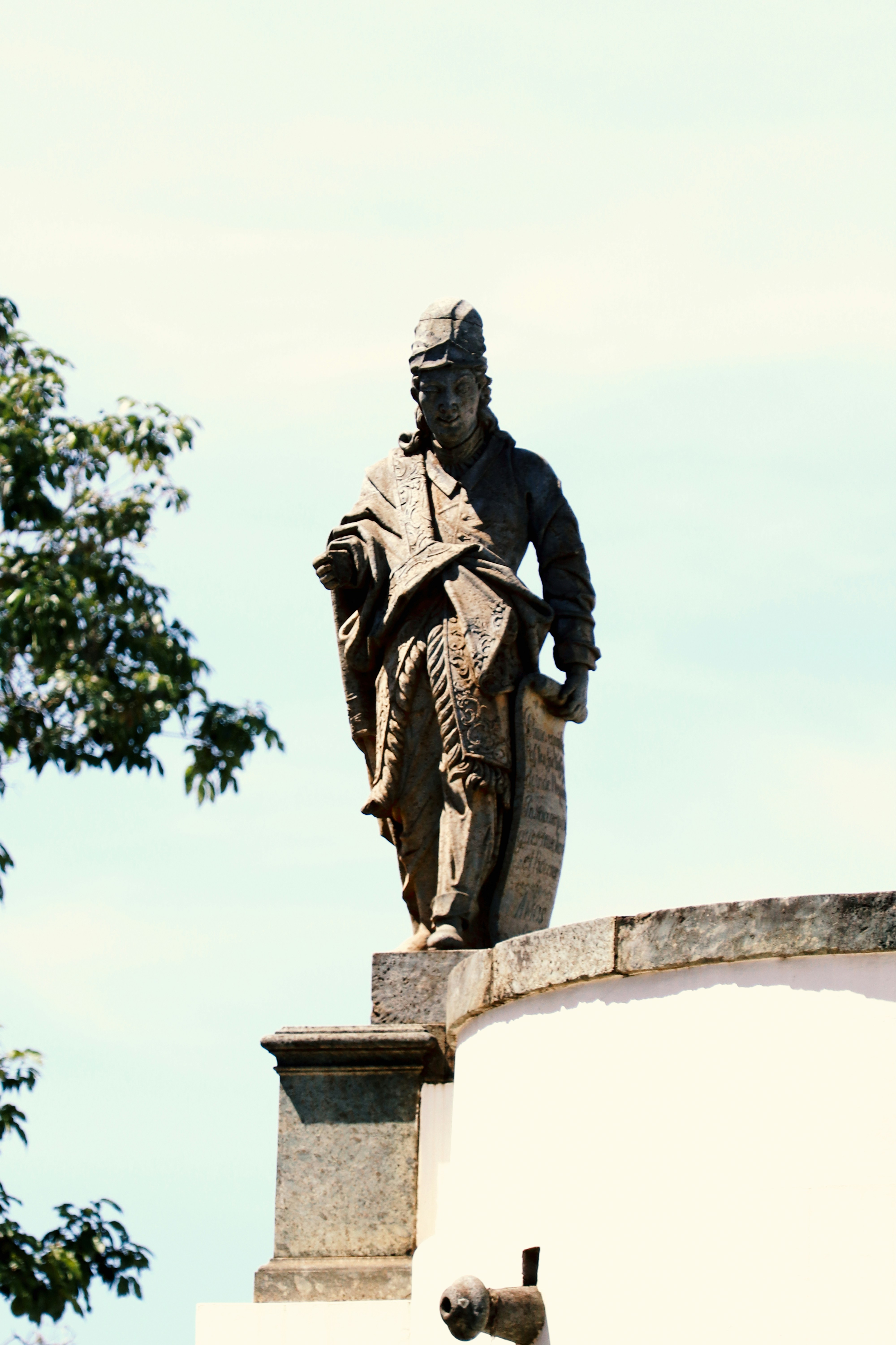 Predictive Oracles: Forecasting Pipelines for Cloud Reliability and Finance (2026)