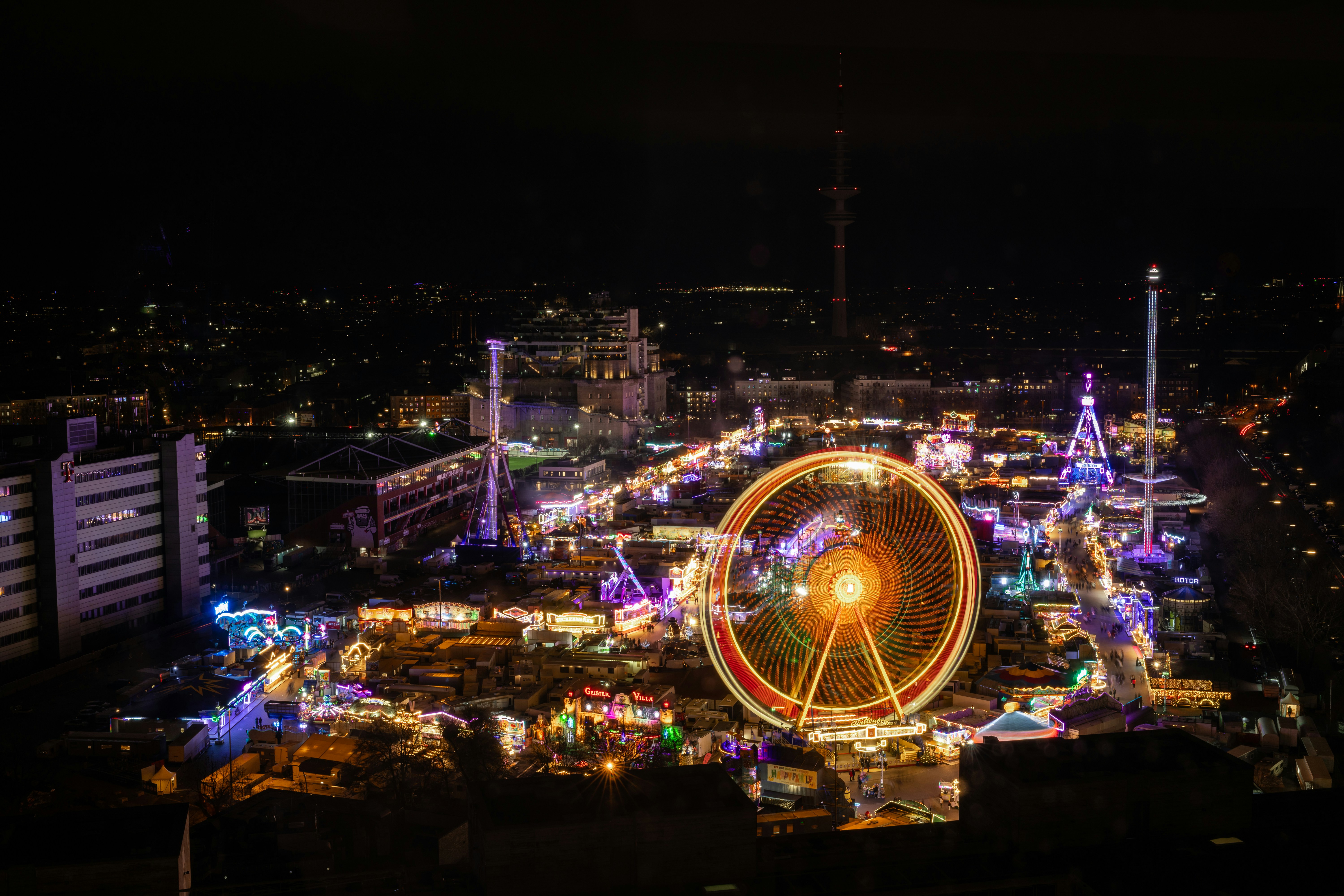 Photo by moritzluedtke
