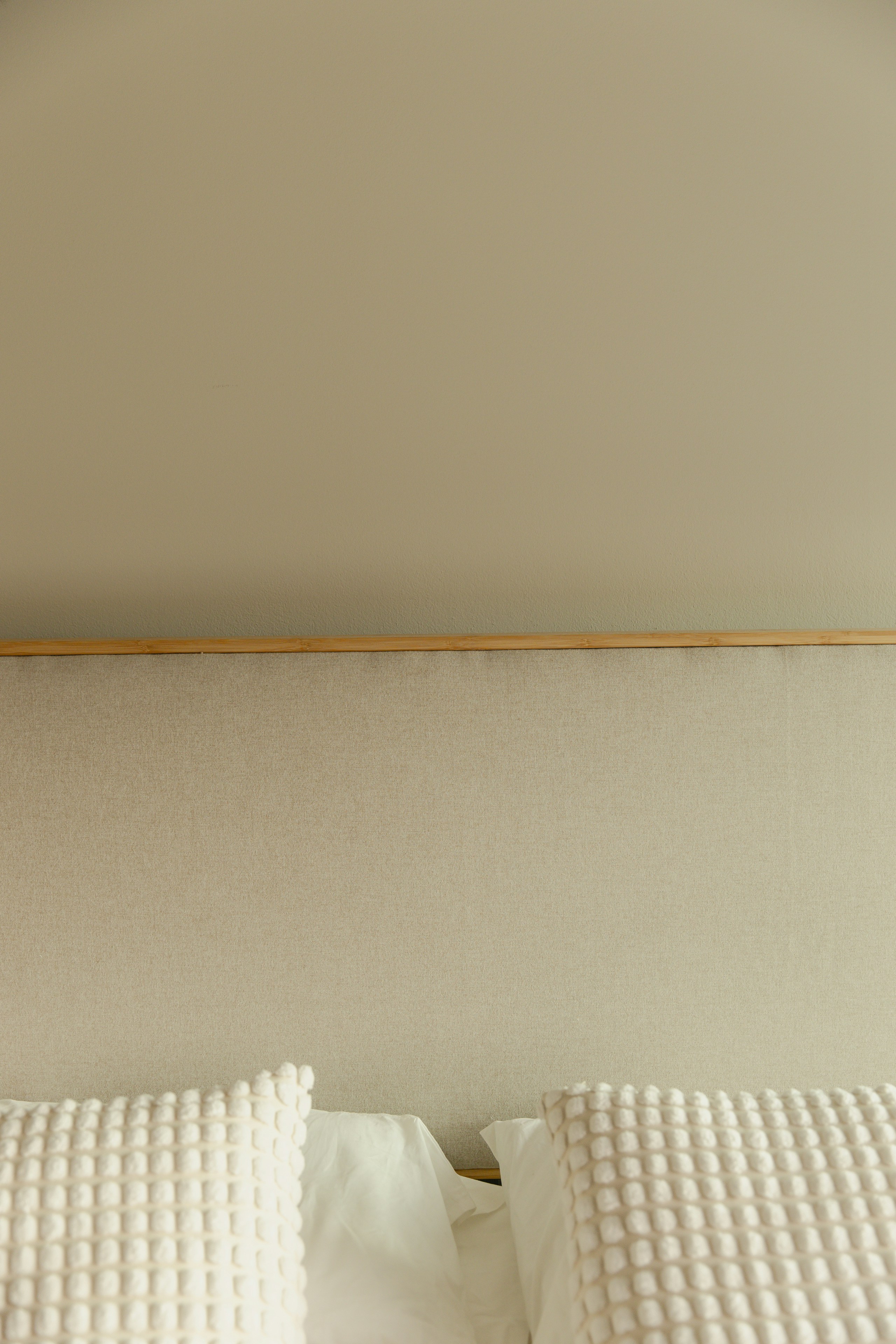 minimalist room wallpaper, wallpaper, Tiny Space Organization: Best Ways to Maximize Space 5