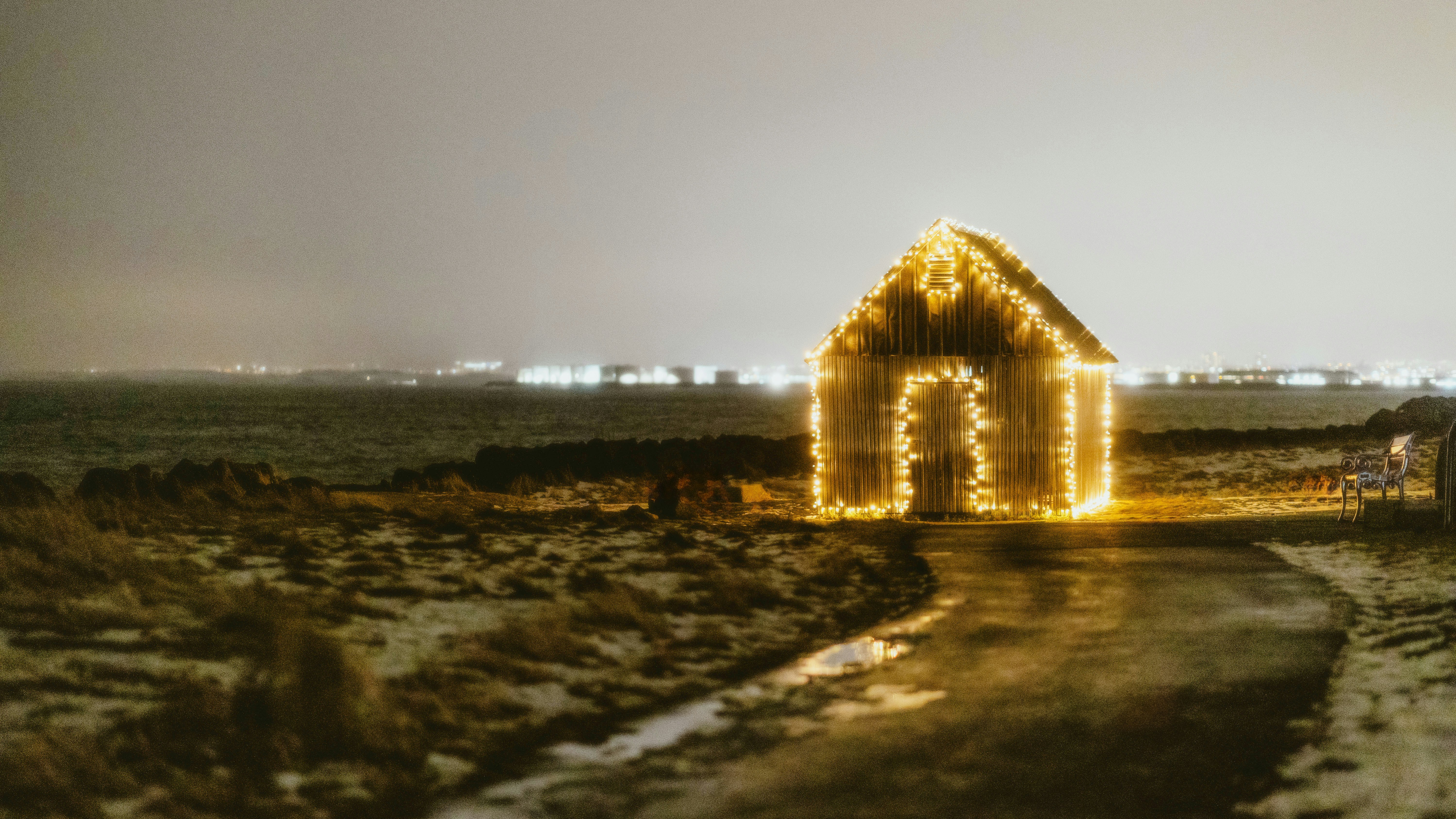 A small house is illuminated with festive lights.
Top 7 Places to Spend a Warm and Sunny Christmas in Australia
