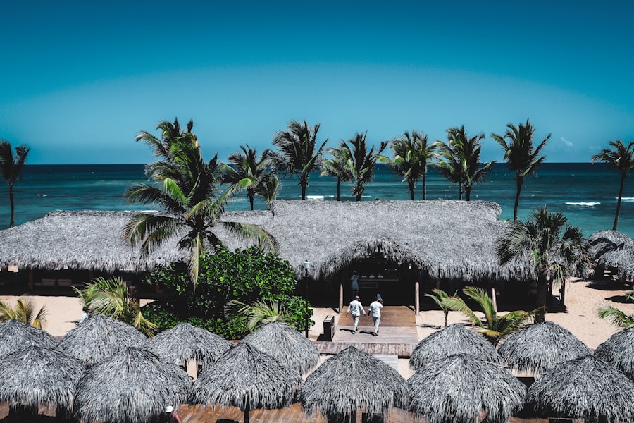 Grand Palladium — praia e palmeiras