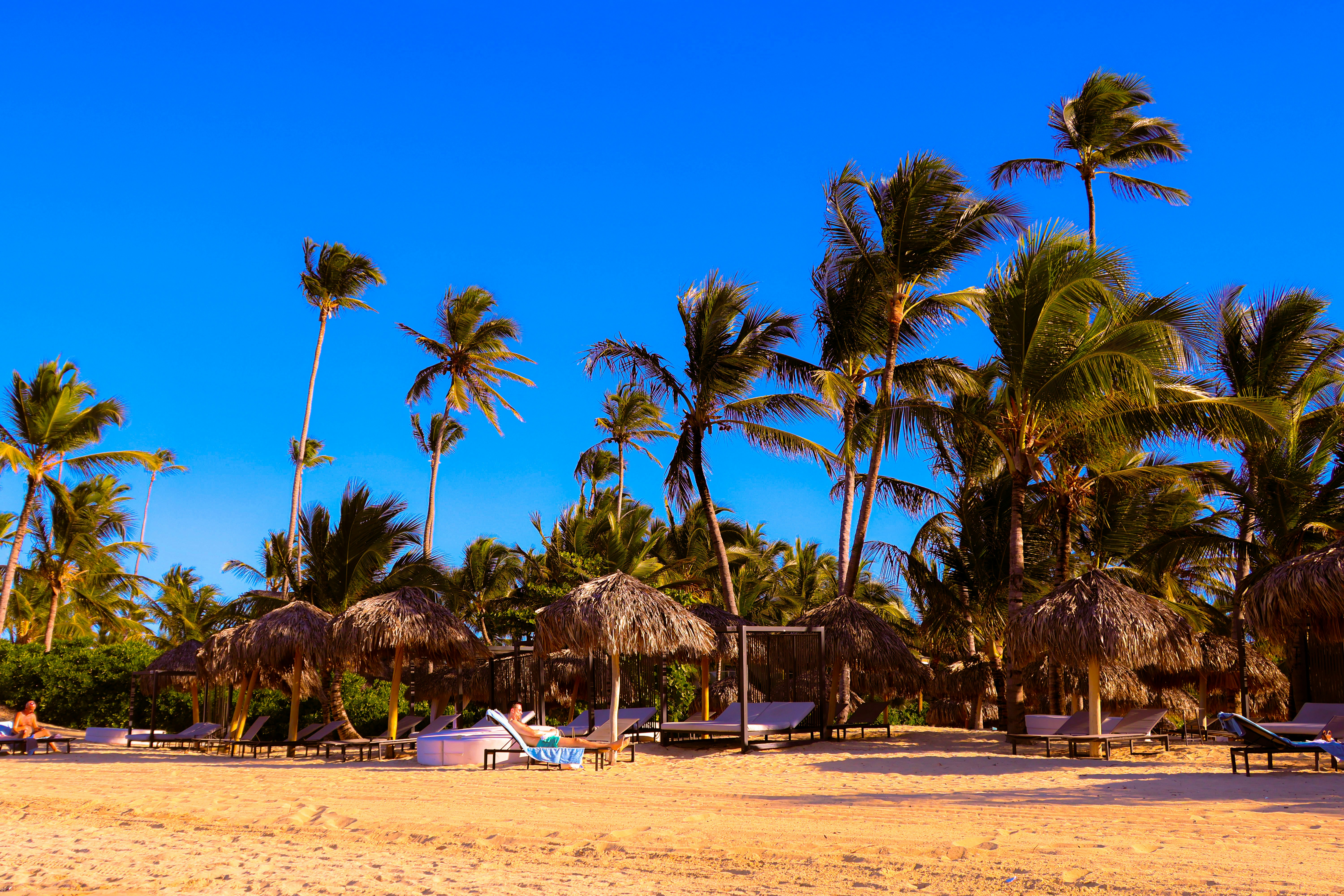 Stay online in the Dominican Republic with a prepaid eSIM from eSIMlii. Instant activation, no roaming charges, and reliable coverage.